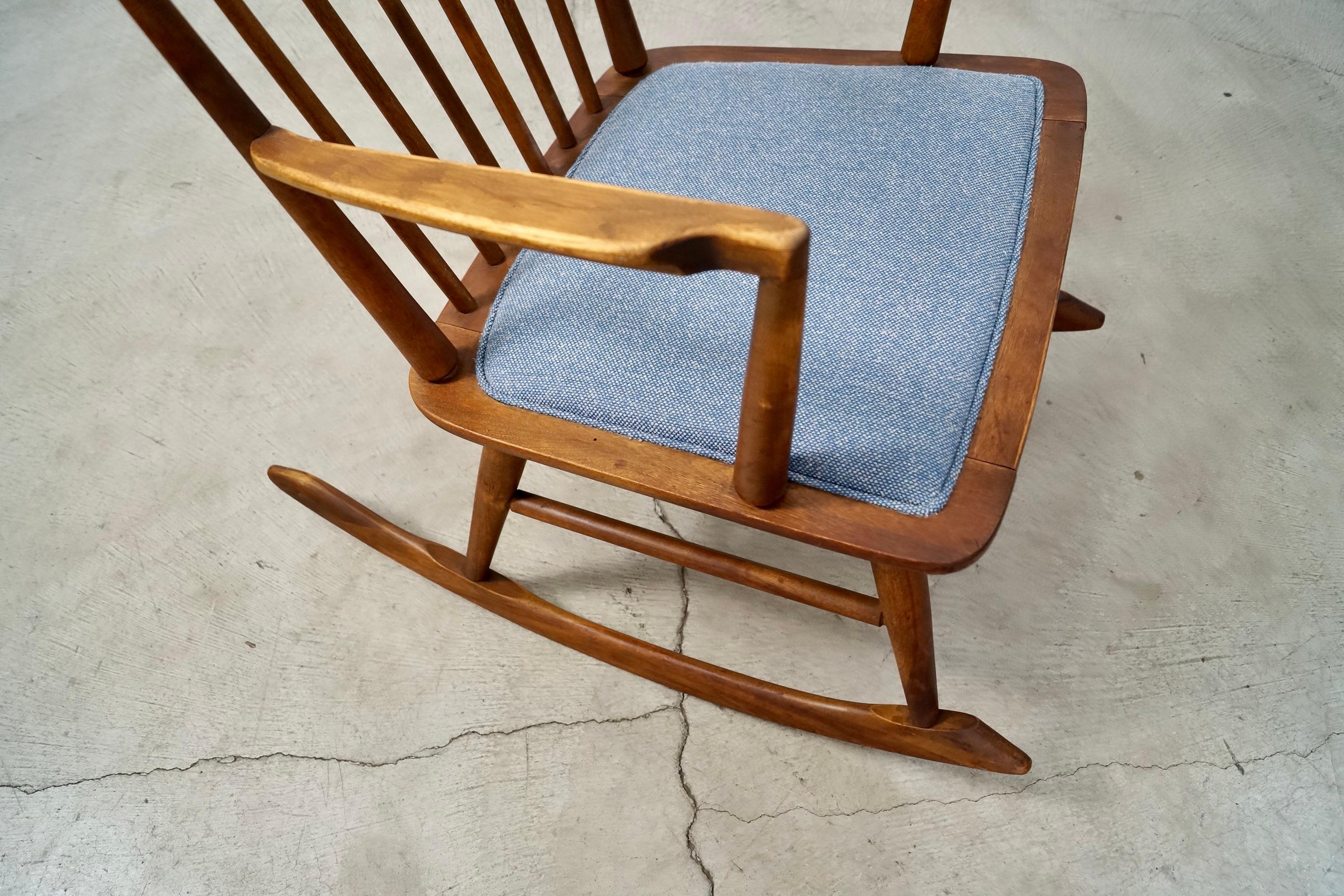 Chaise à bascule de style Mira Nakashima des années 1960, moderne du milieu du siècle dernier en vente 11