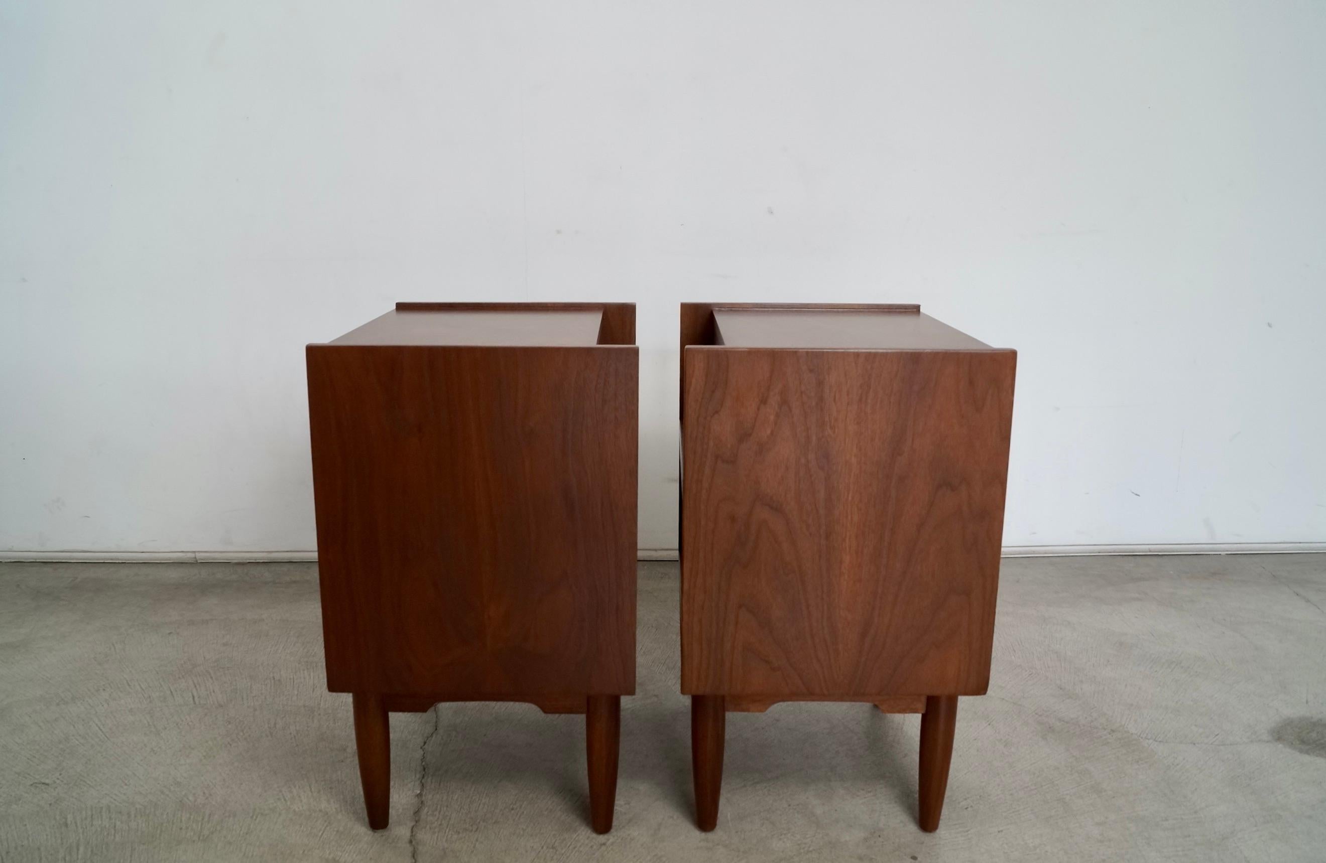 1960's Mid-Century Modern Walnut Nightstands - a Pair 4