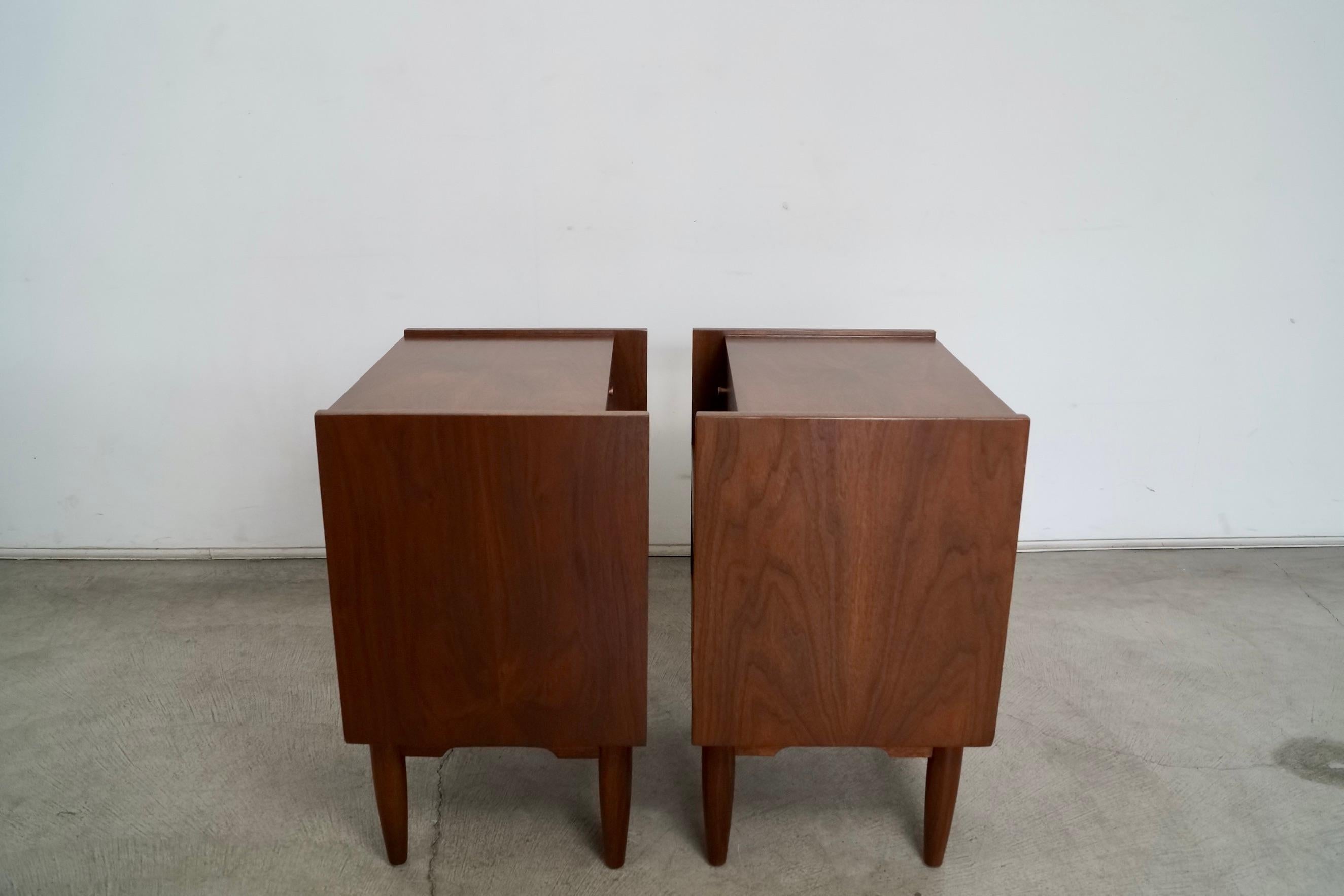 1960's Mid-Century Modern Walnut Nightstands - a Pair For Sale 5