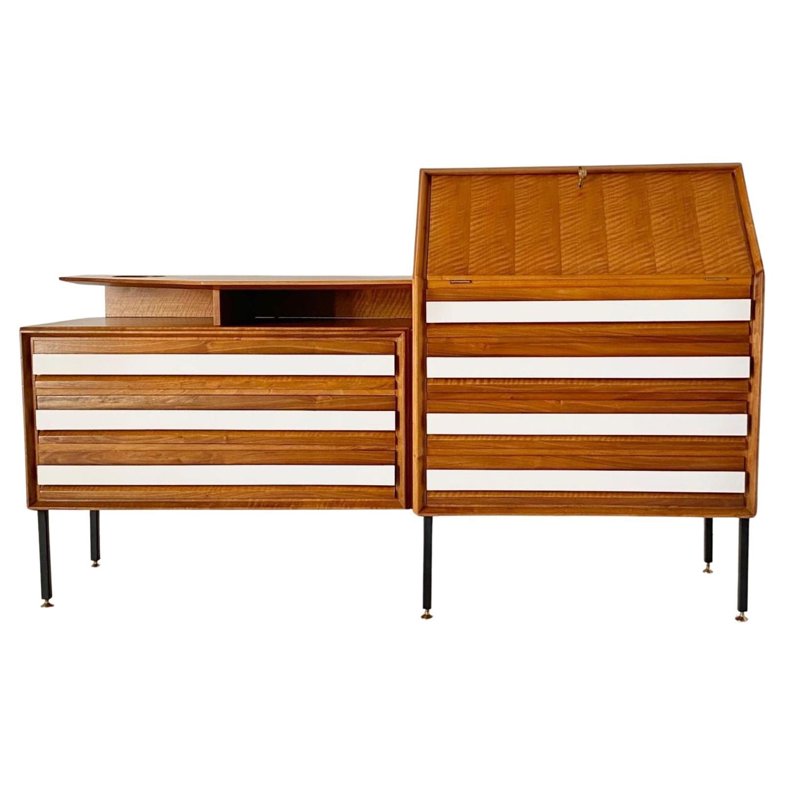 1960s Mid-Century Modern Walnut Sideboard with Drawers, Consorzio Mobili Cantù For Sale