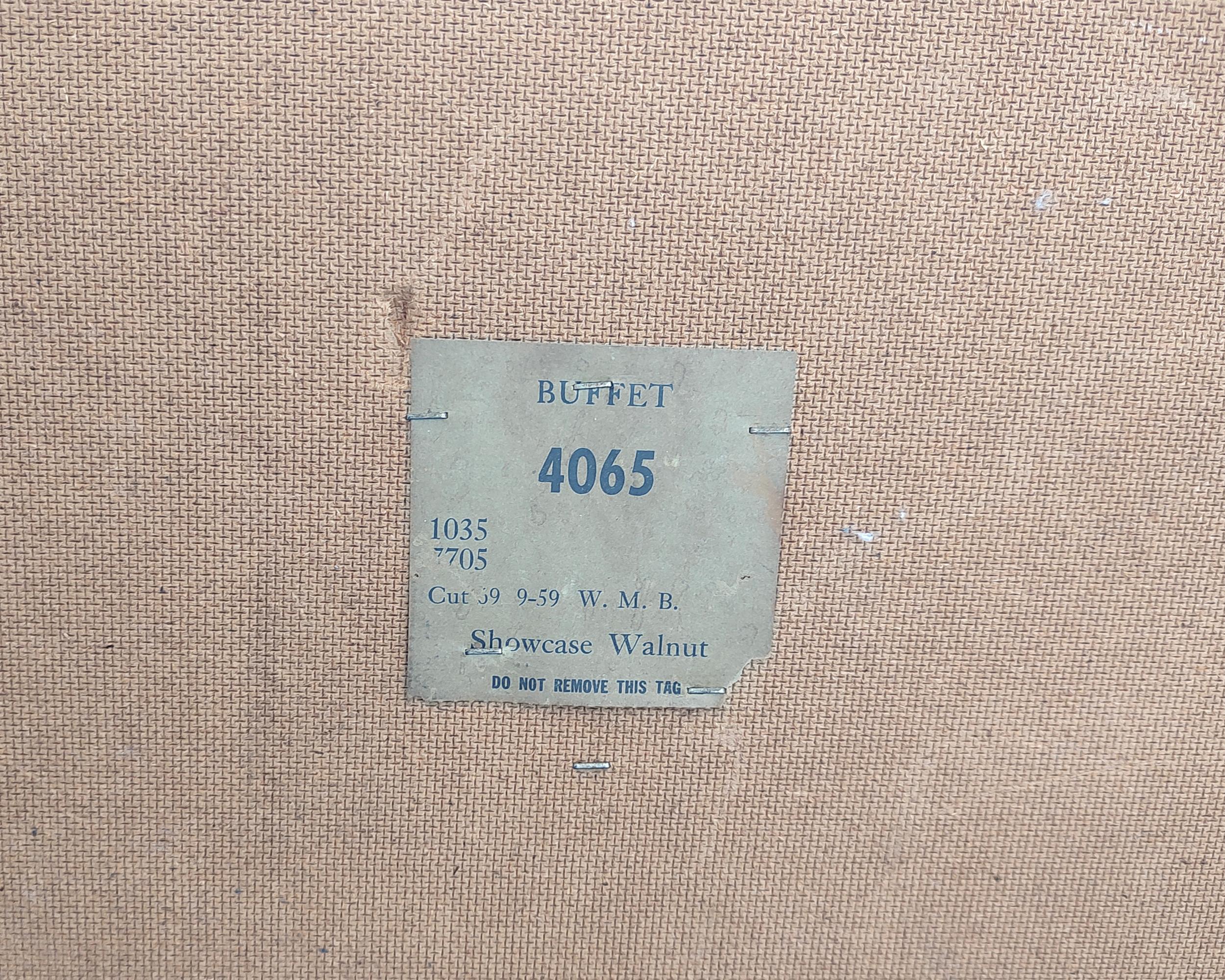 1960s Mid-Century Modern Walnut Sideboard Credenza Cabinet by Bassett For Sale 5
