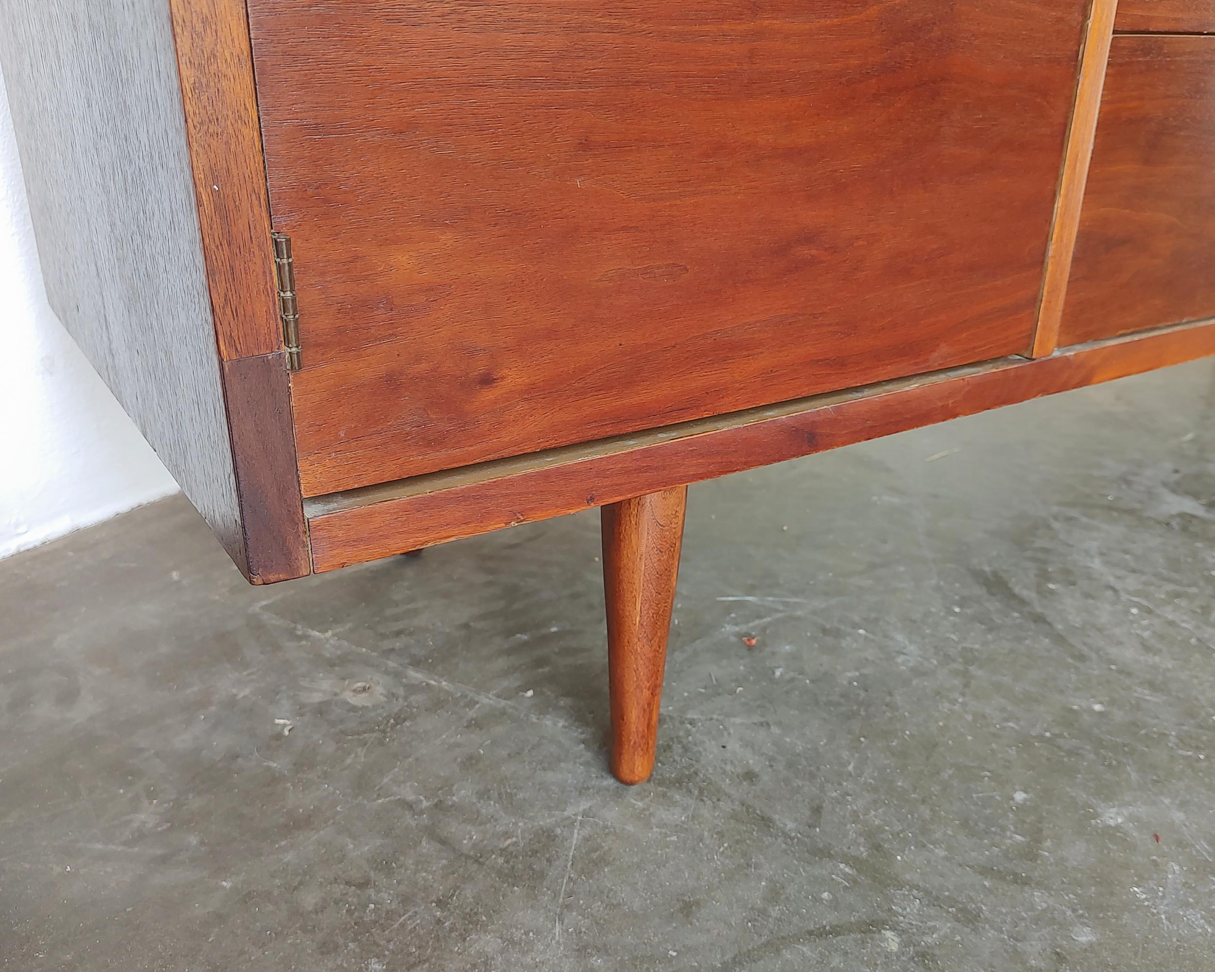 1960s Mid-Century Modern Walnut Sideboard Credenza Cabinet by Bassett For Sale 6