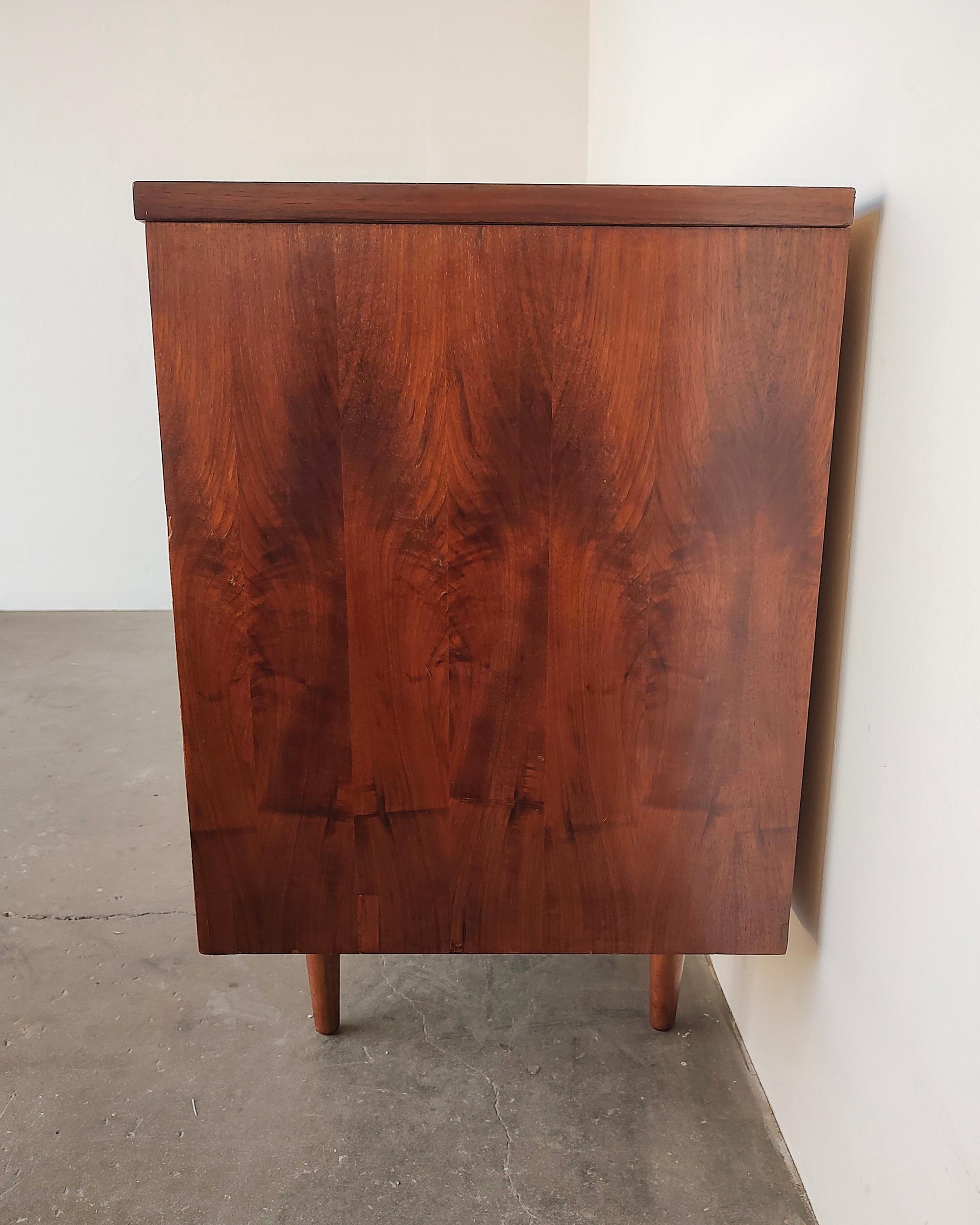 American 1960s Mid-Century Modern Walnut Sideboard Credenza Cabinet by Bassett For Sale