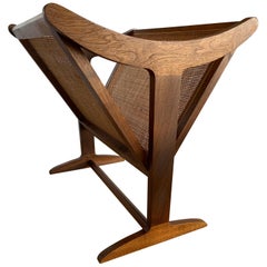 porte-revues en bois des années 1960:: moderne du milieu du siècle:: avec cannage