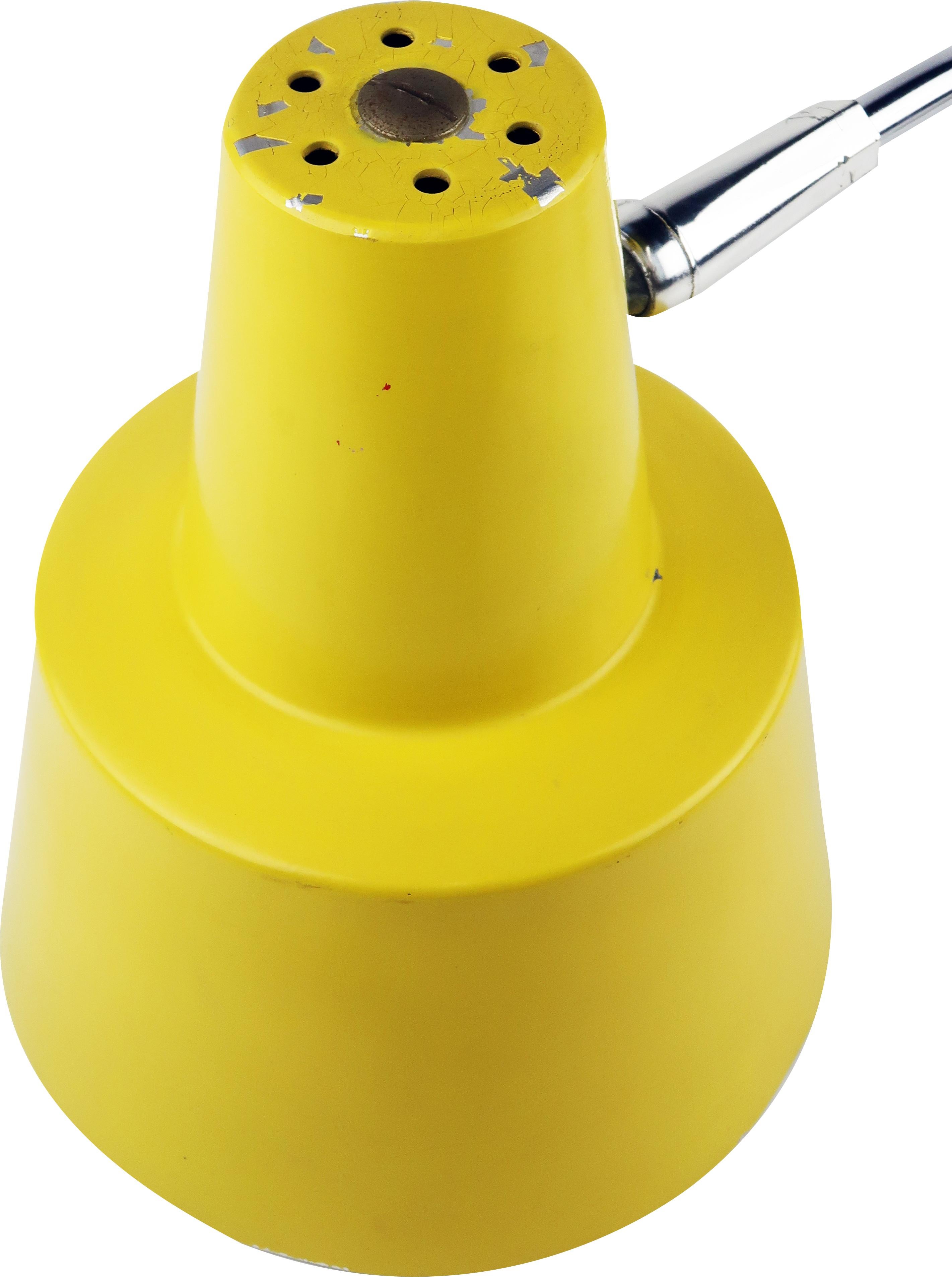 1960s Mid-Century Modern Yellow Scissor Lamp 1
