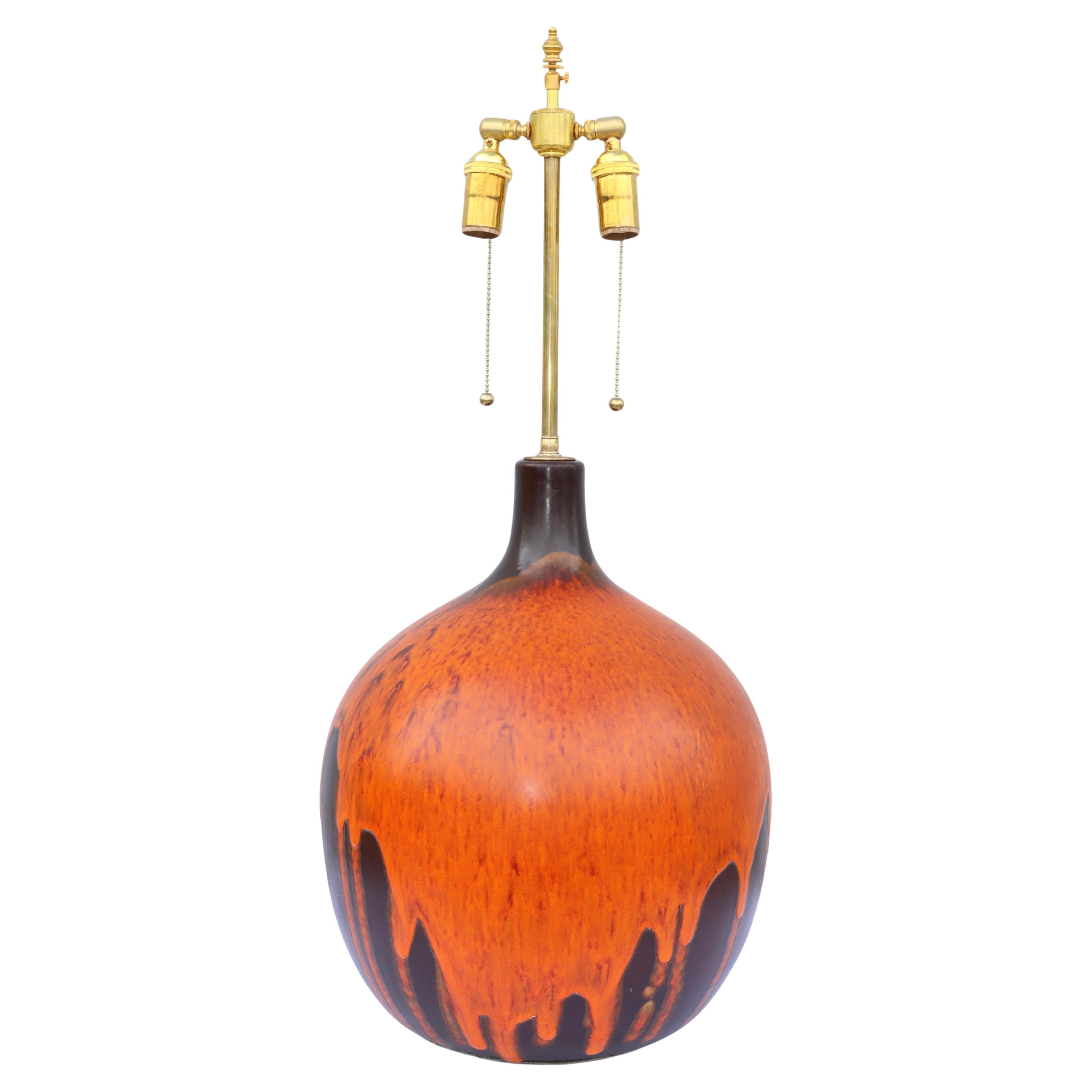 Lampe de table orange Lava Drip Glazed du milieu du siècle dernier