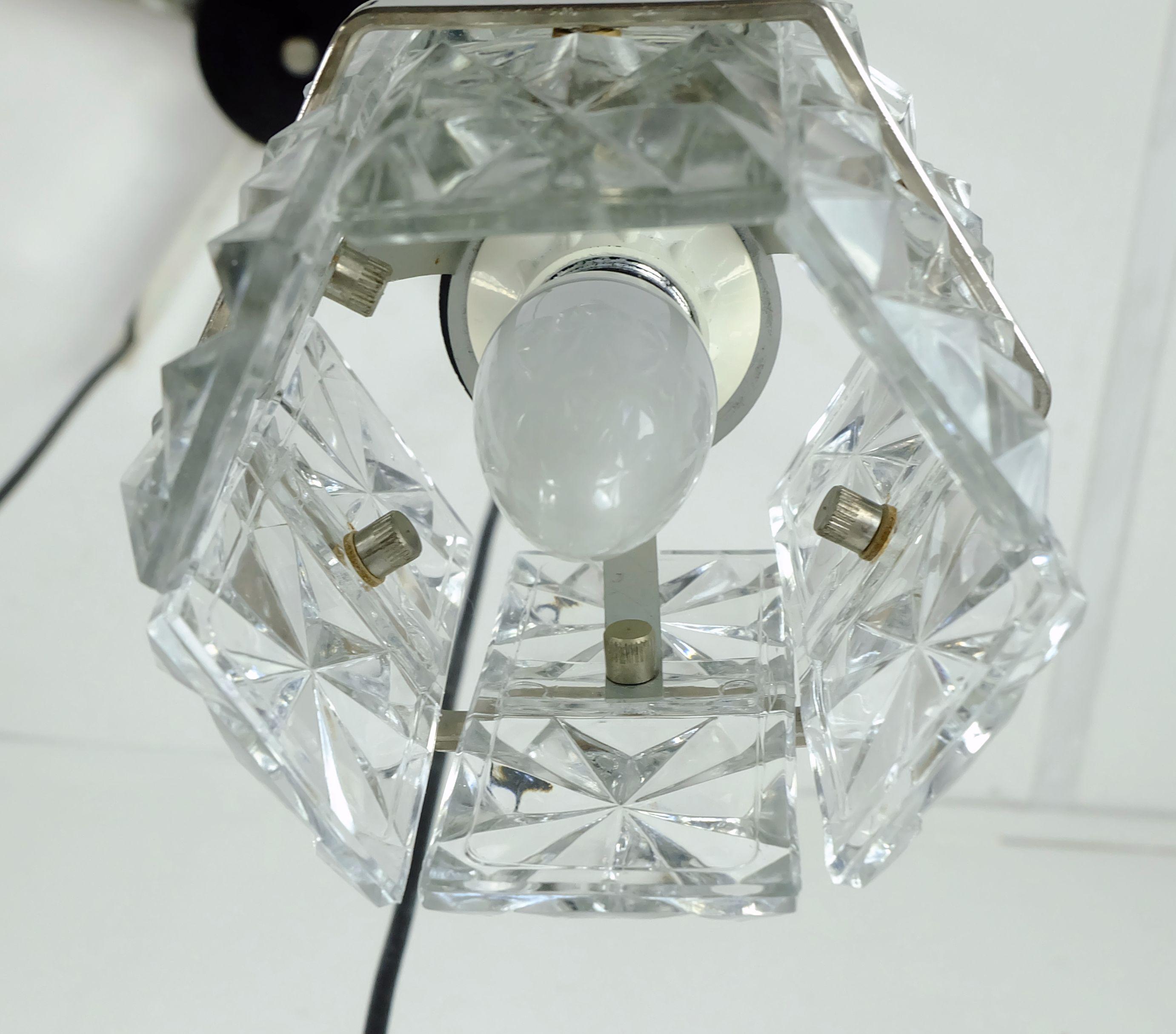 Metà XX secolo 1960 metà secolo PENDANT LIGHT Lampada a cascata a 5 luci in vetro sfaccettato e cromo in vendita