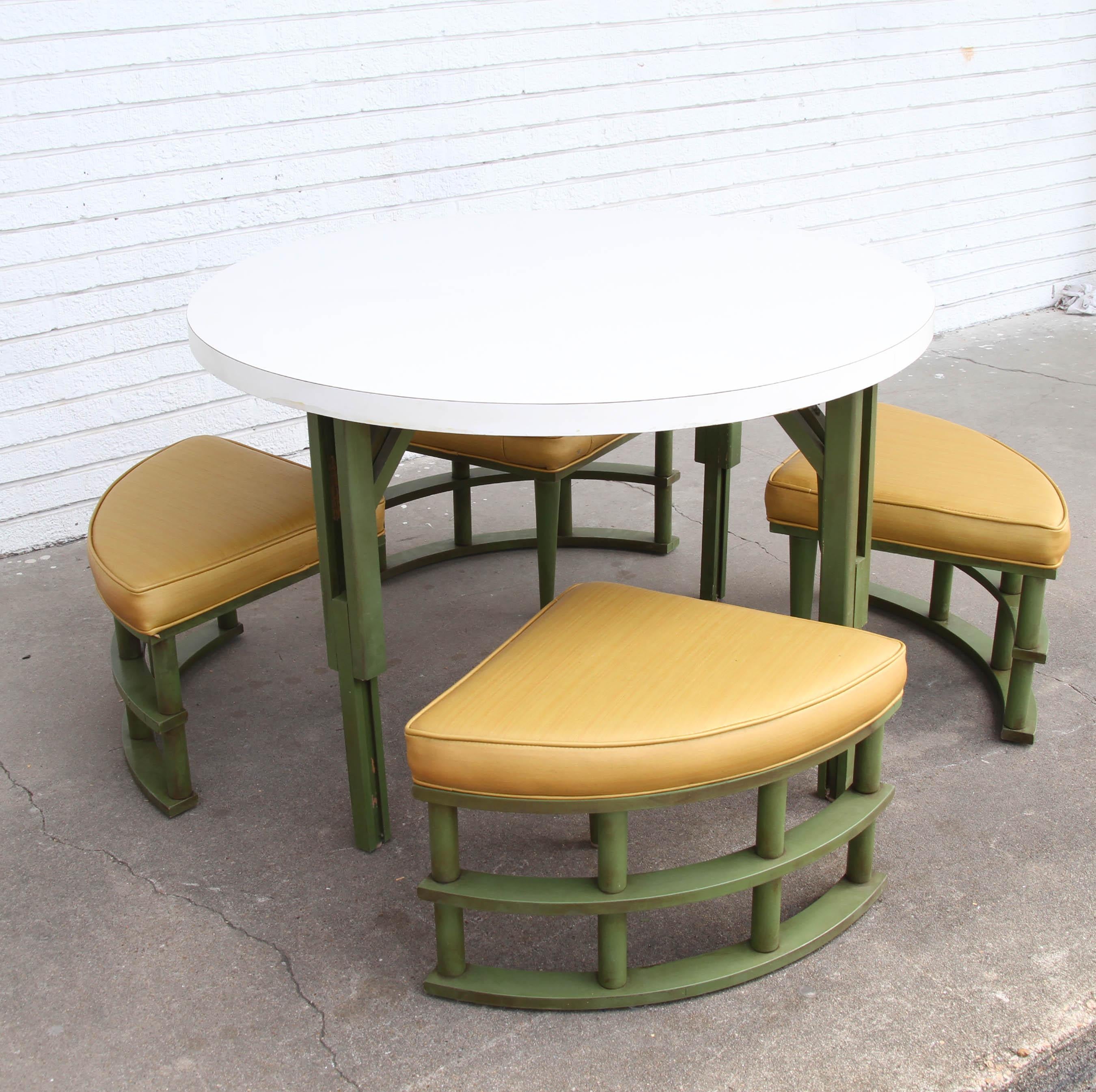 1960s Mid-Century Rattan Adjustable Coffee/Dining Table with Chairs In Good Condition In Pasadena, TX