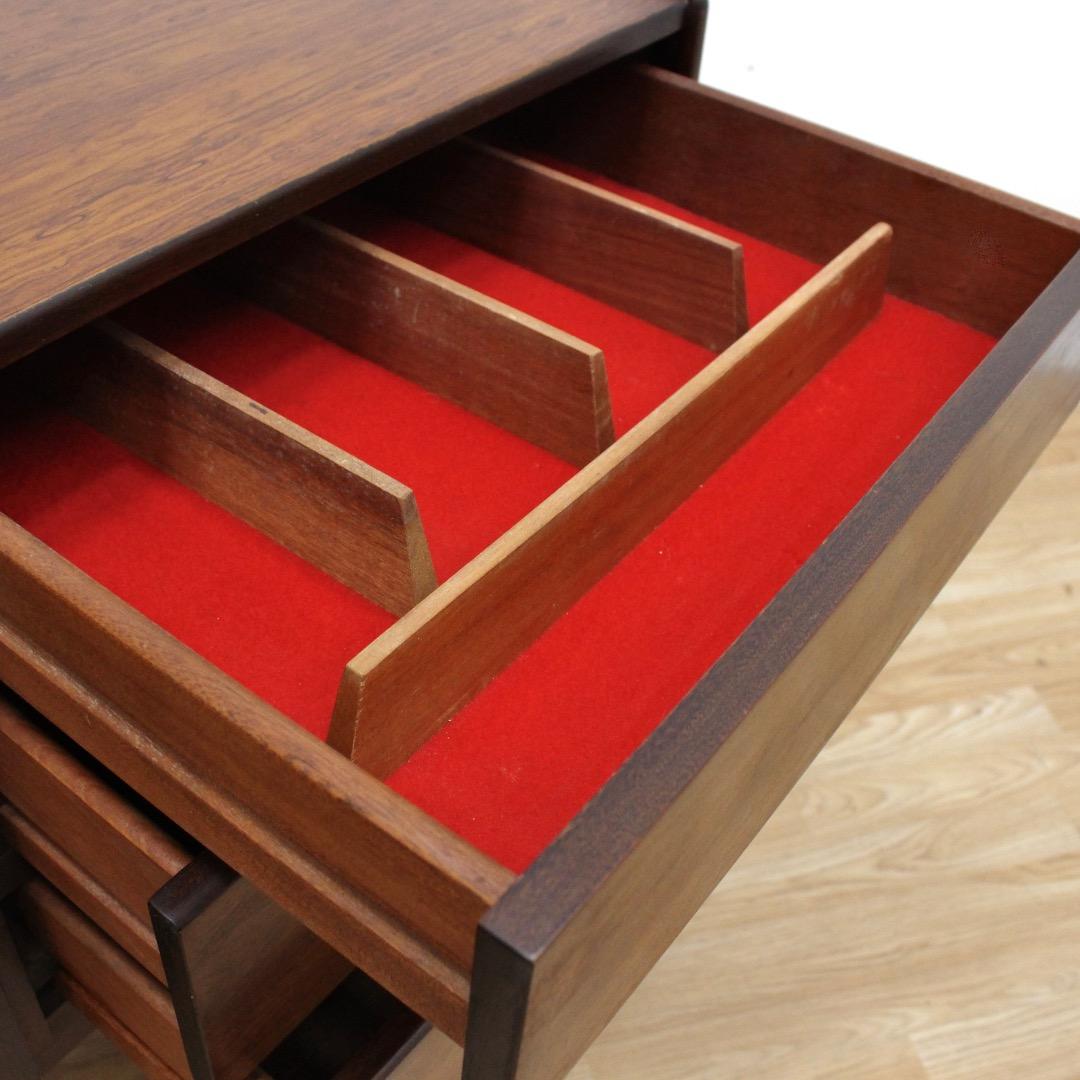 Credenza in palissandro della metà del secolo scorso di McIntosh of Kirkcaldy in vendita 1