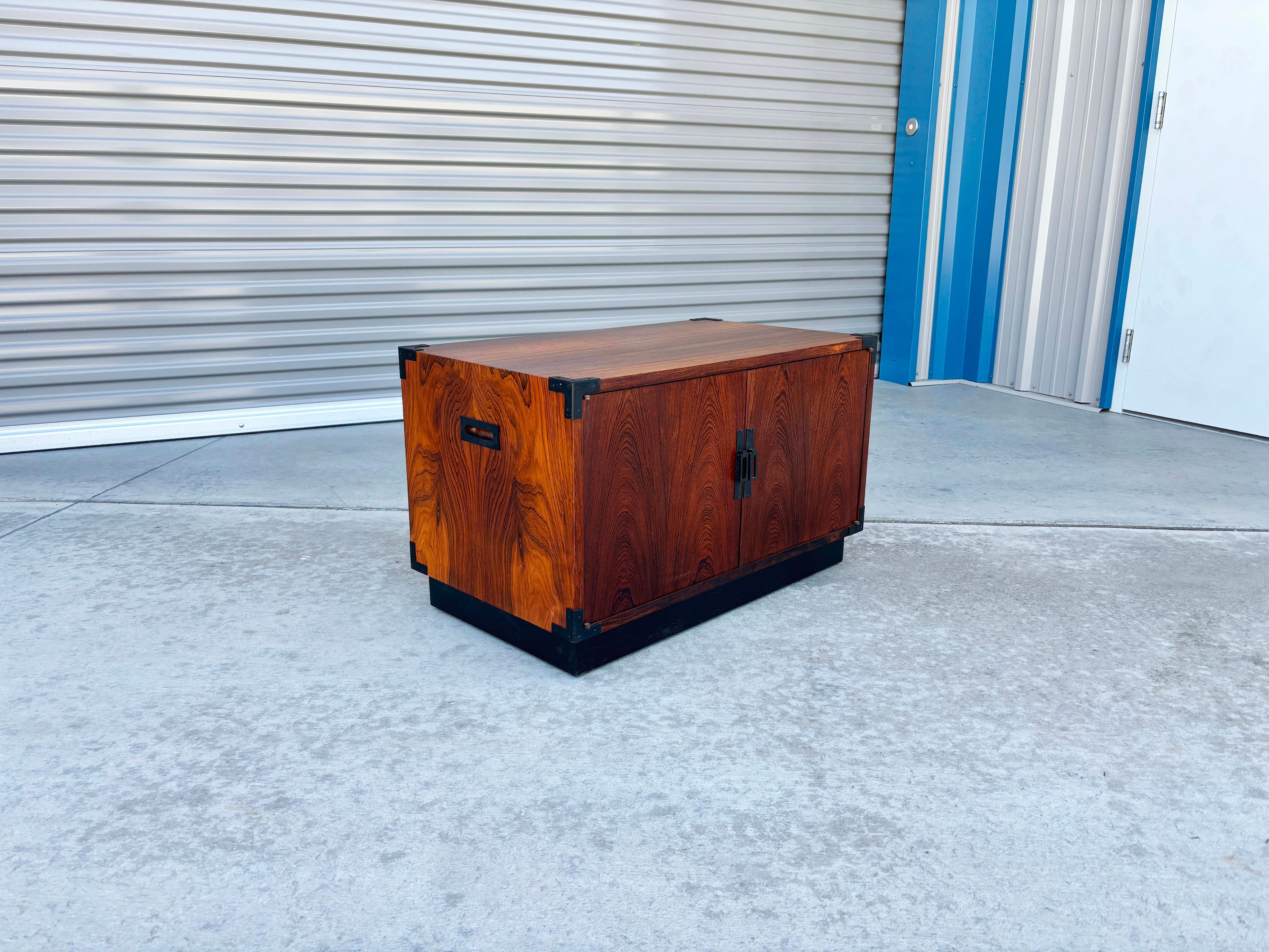 1960s Mid Century Rosewood Two-Door Cabinet For Sale 1