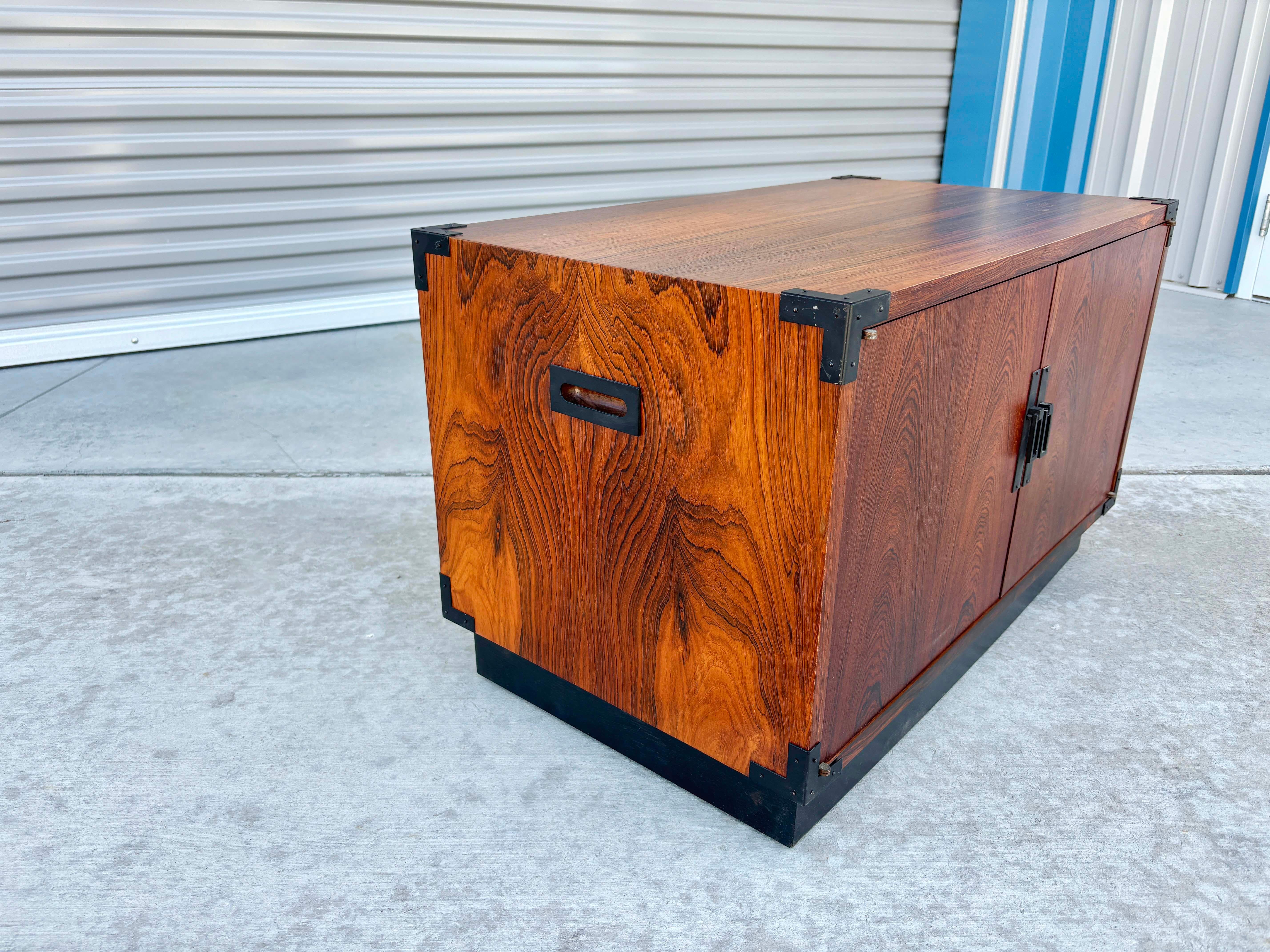 1960s Mid Century Rosewood Two-Door Cabinet For Sale 2