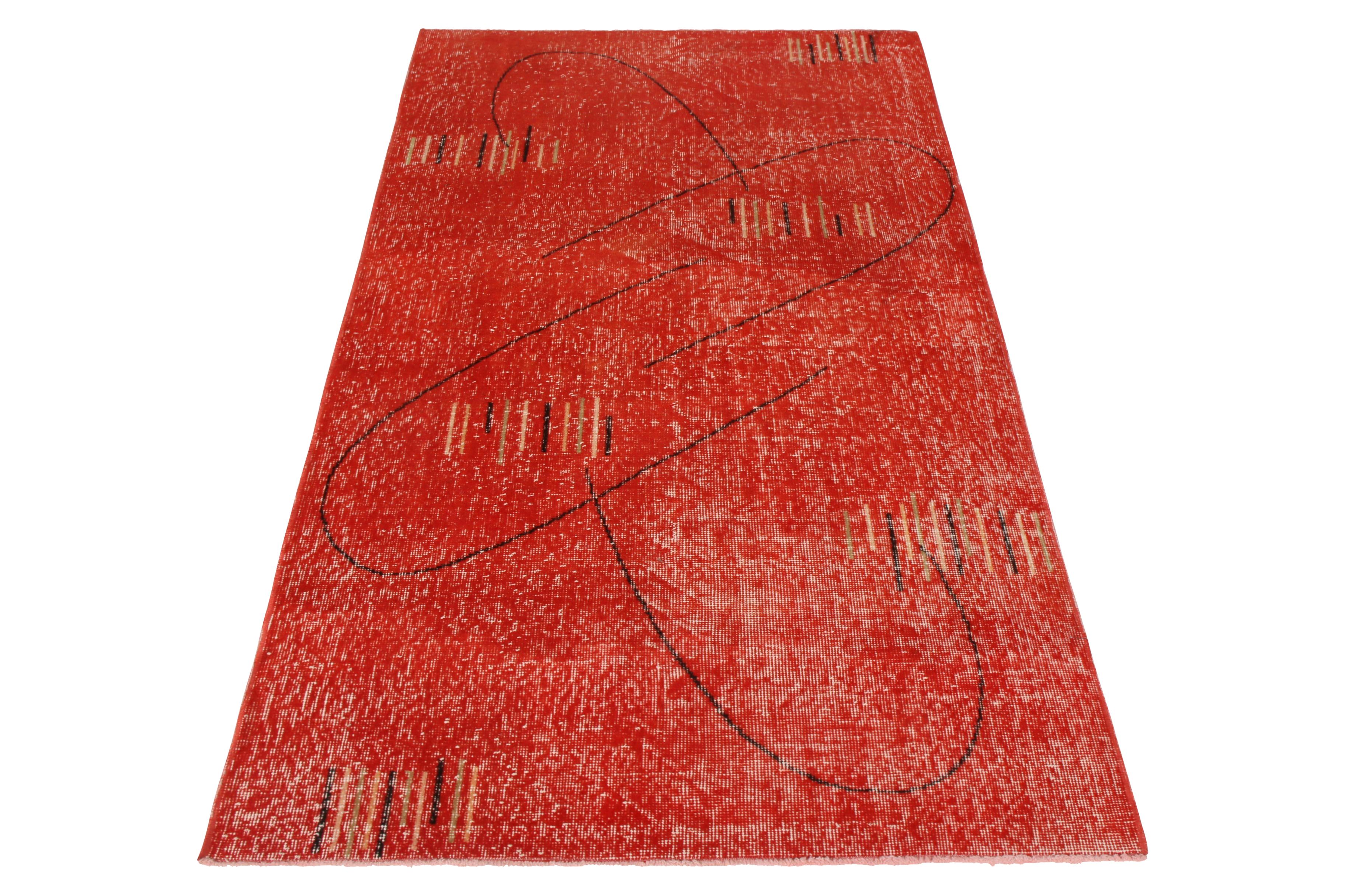 Hand knotted in Turkey originating between 1960-1969, this vintage midcentury wool rug joins Rug & Kilim’s midcentury Pasha collection celebrating Turkish icon Zeki Müren with hand picked favorites from the period. Among the most unique, distinct