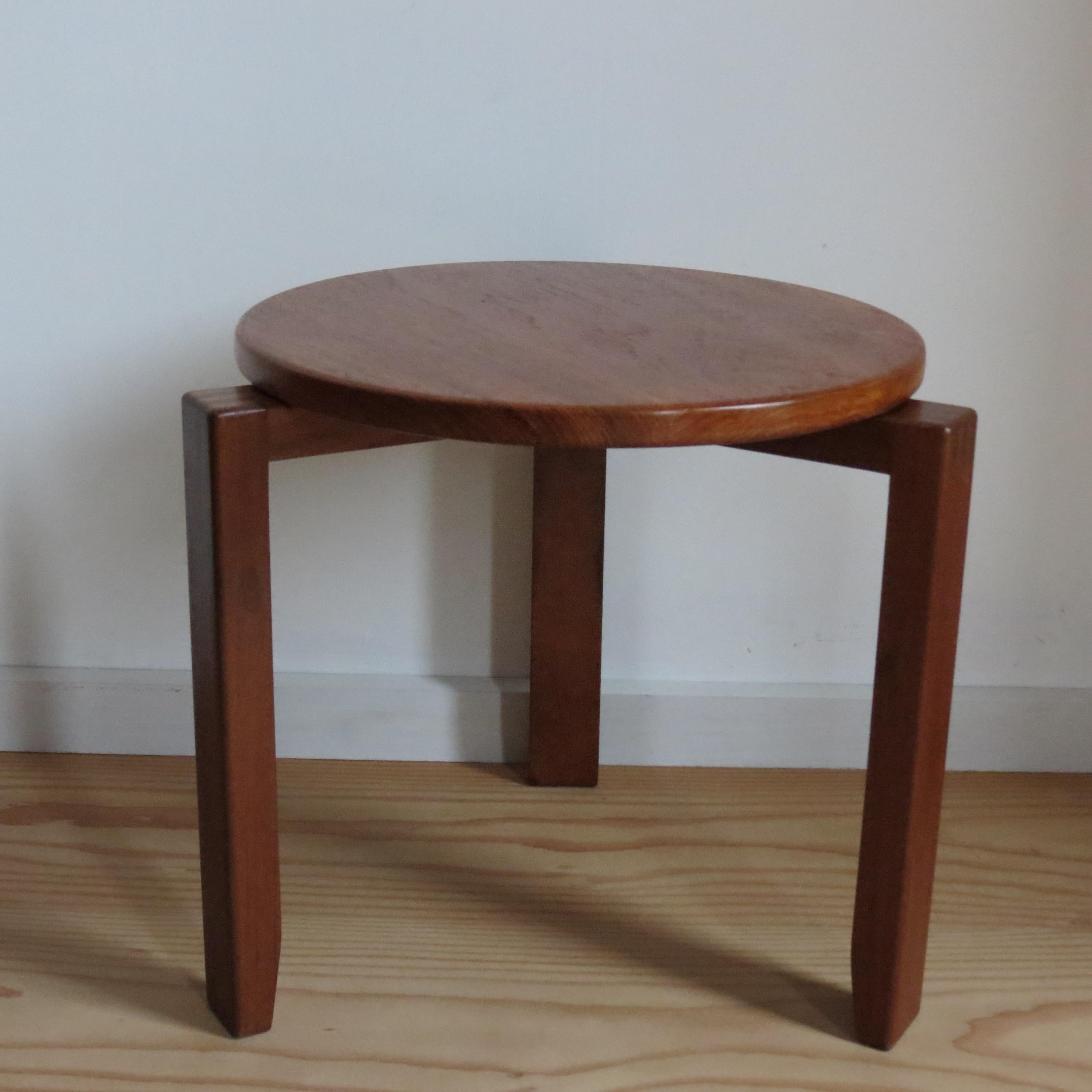 English 1960s Mid-century Small Circular Three Legged Table in Afromosia and Teak For Sale