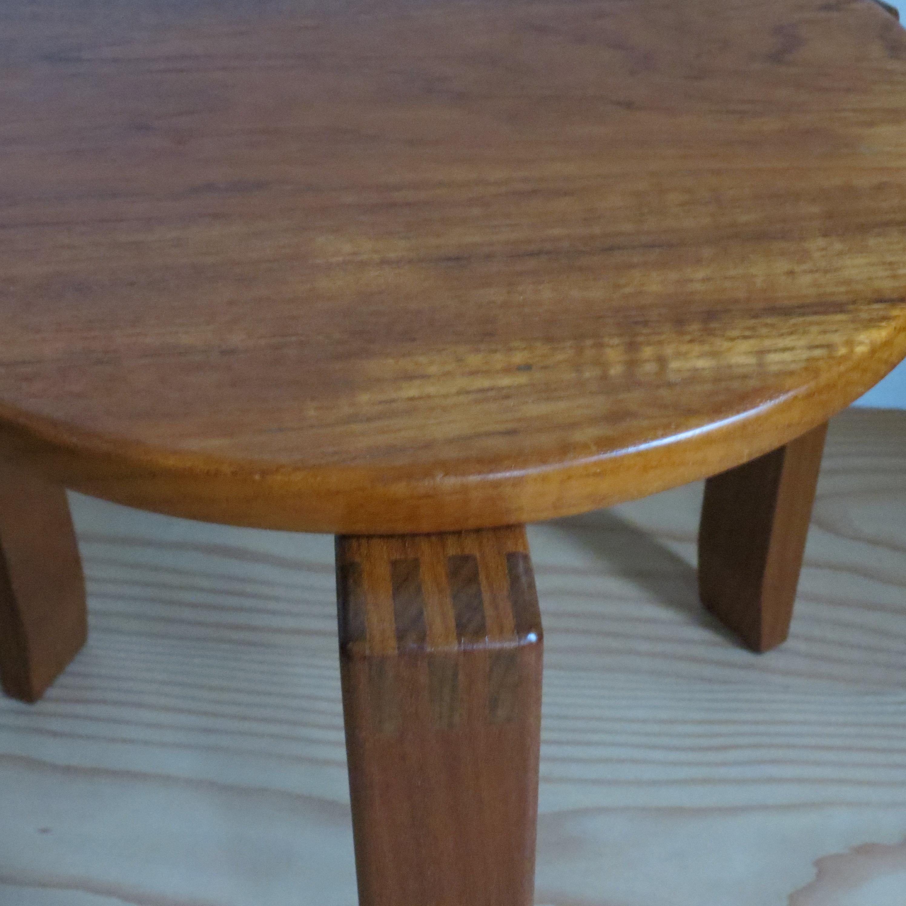 1960s Mid-century Small Circular Three Legged Table in Afromosia and Teak For Sale 2