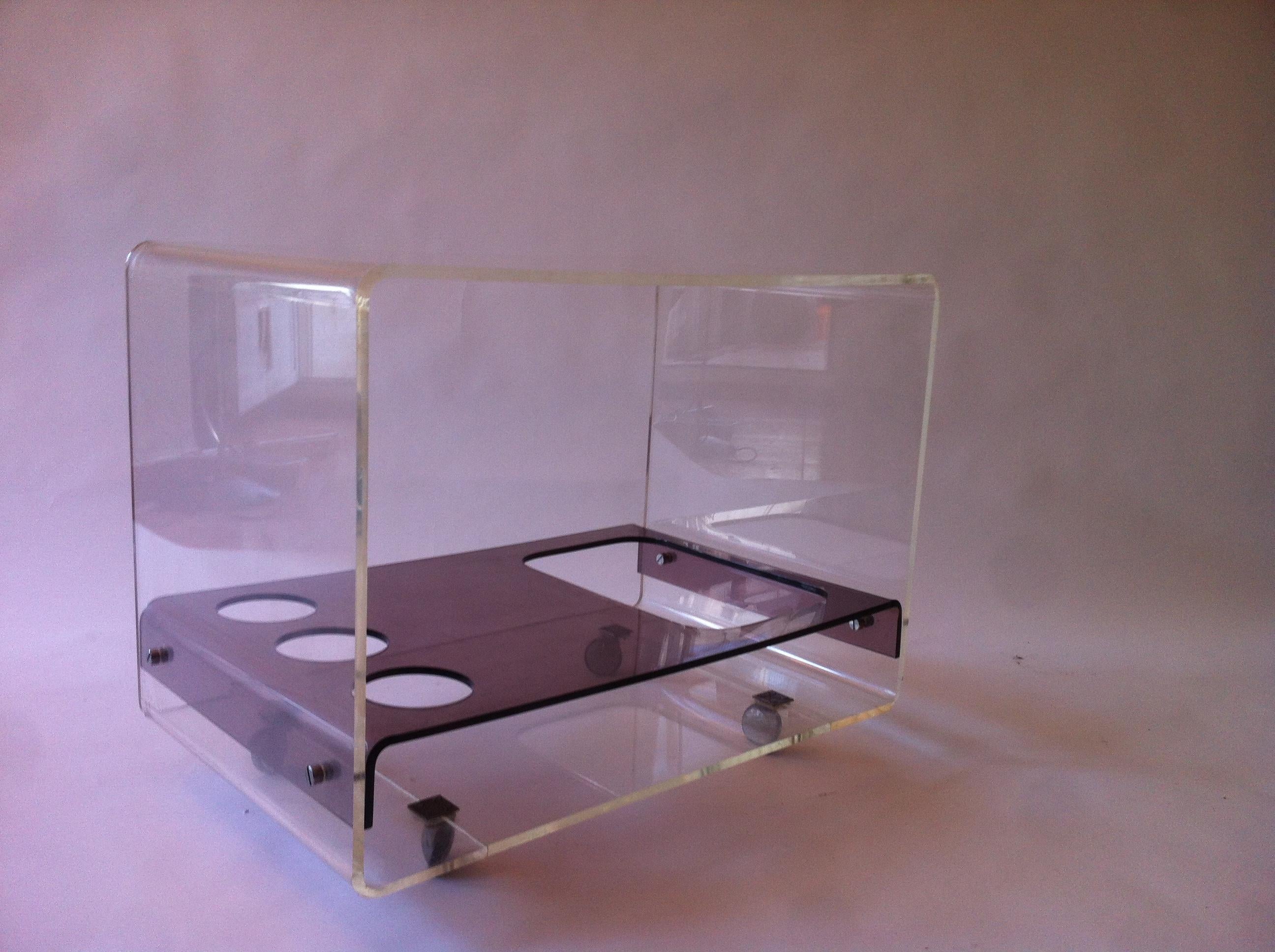 1960s, Midcentury Space Age Lucite Bar Cart For Sale 1