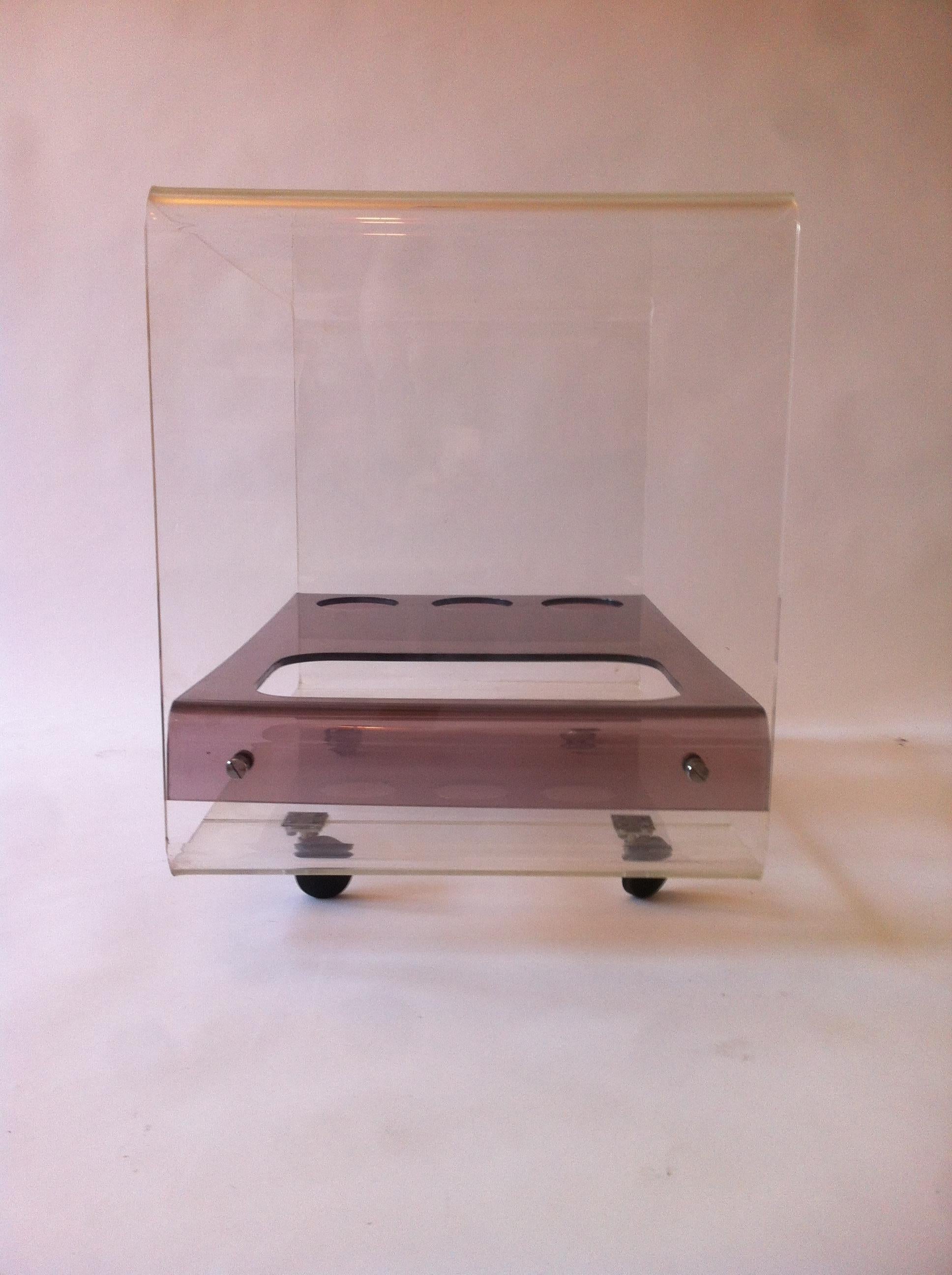 1960s, Midcentury Space Age Lucite Bar Cart For Sale 4