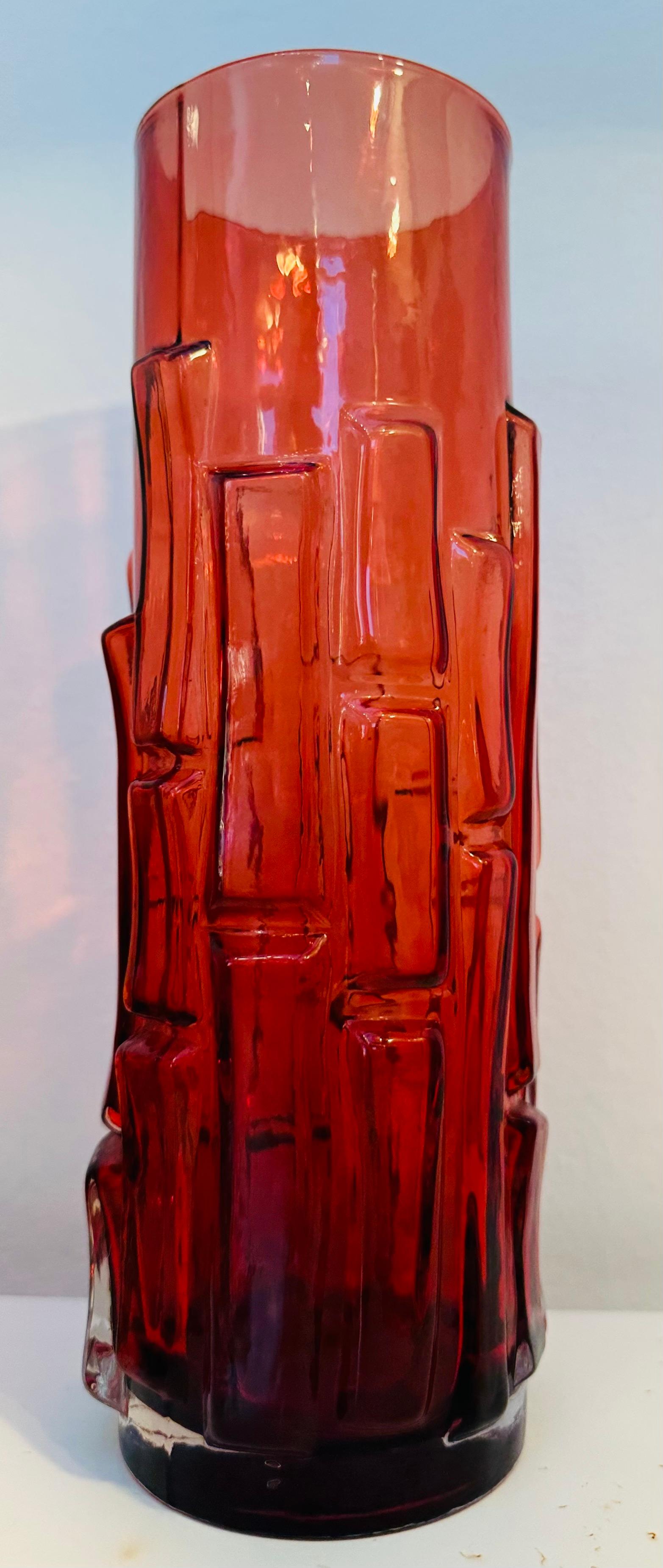 1960s Mid Century Swedish 'Bark' Bo Borgstrom for Aseda Glasbruk Ruby Red Vase In Good Condition In London, GB