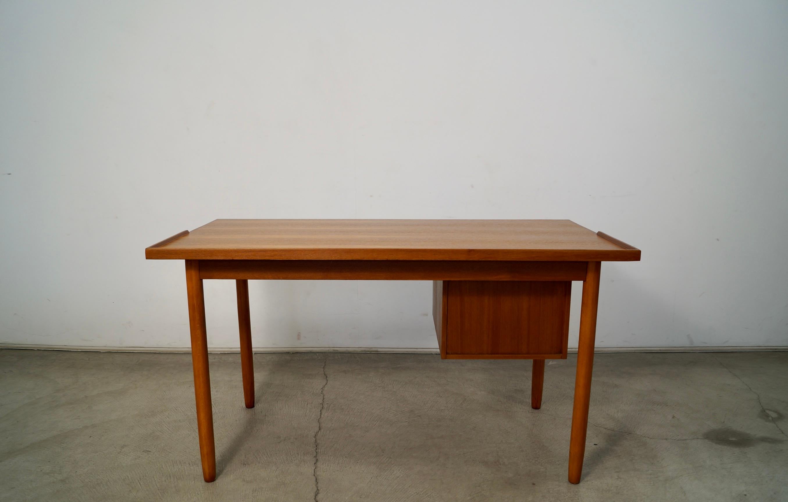 1960's Mid-Century Swedish Modern Lammhults Teak Desk 6