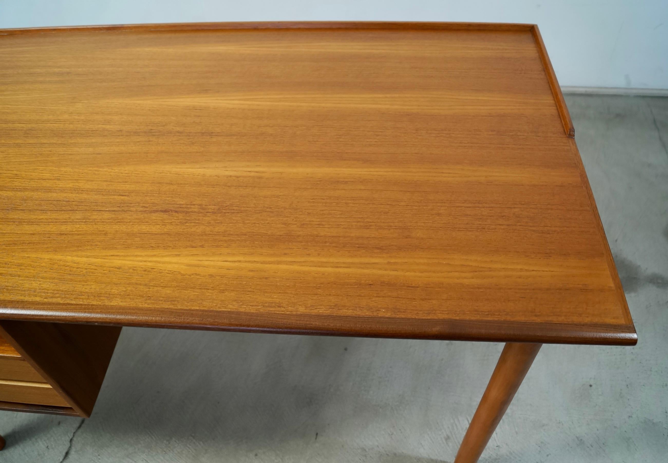 1960's Mid-Century Swedish Modern Lammhults Teak Desk 11