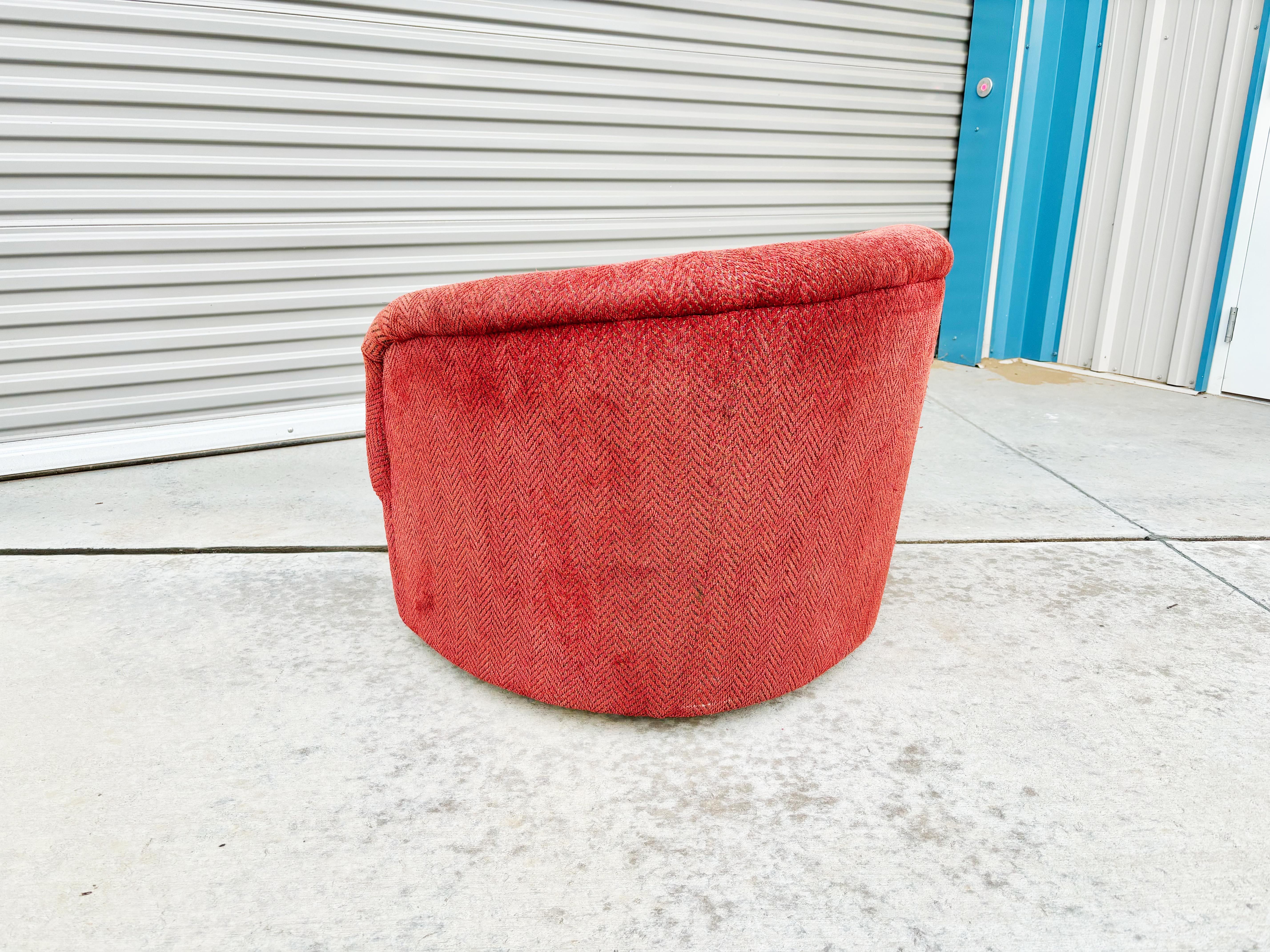 1960s Mid Century Swivel Barrel Chairs Styled After Milo Baughman- Set of 2 in vendita 3