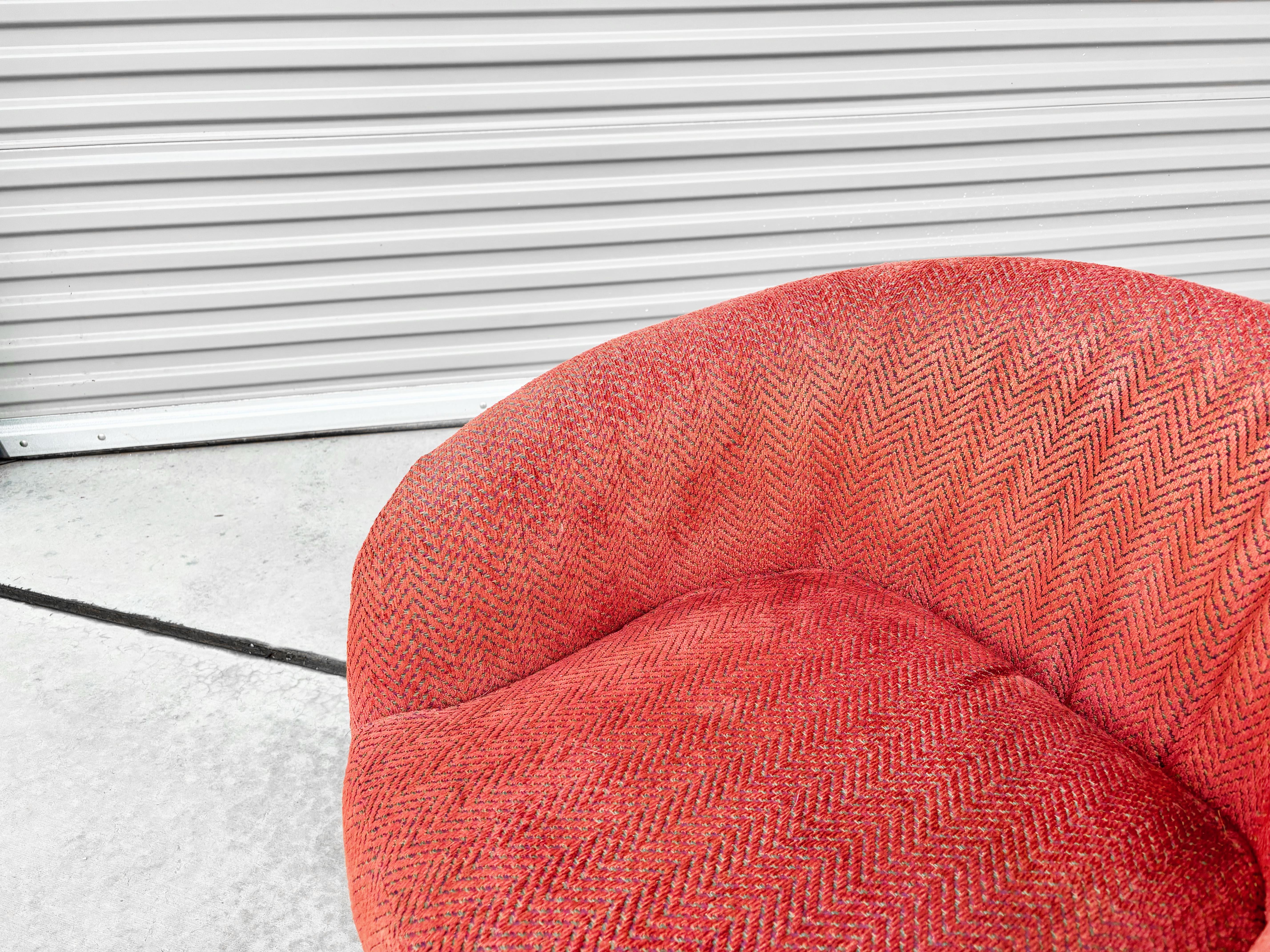 1960s Mid Century Swivel Barrel Chairs Styled After Milo Baughman- Set of 2 in vendita 4