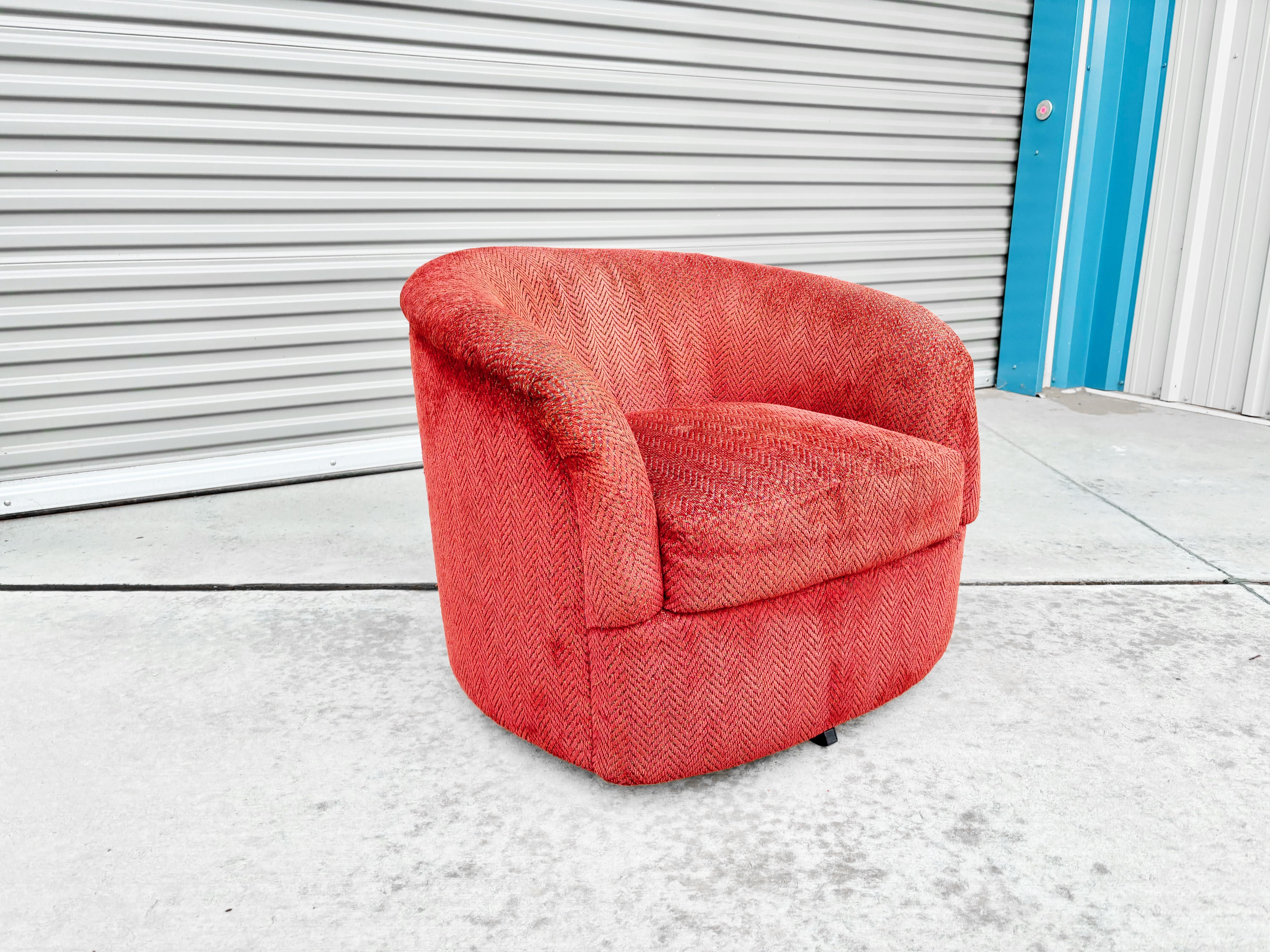 Tessuto 1960s Mid Century Swivel Barrel Chairs Styled After Milo Baughman- Set of 2 in vendita