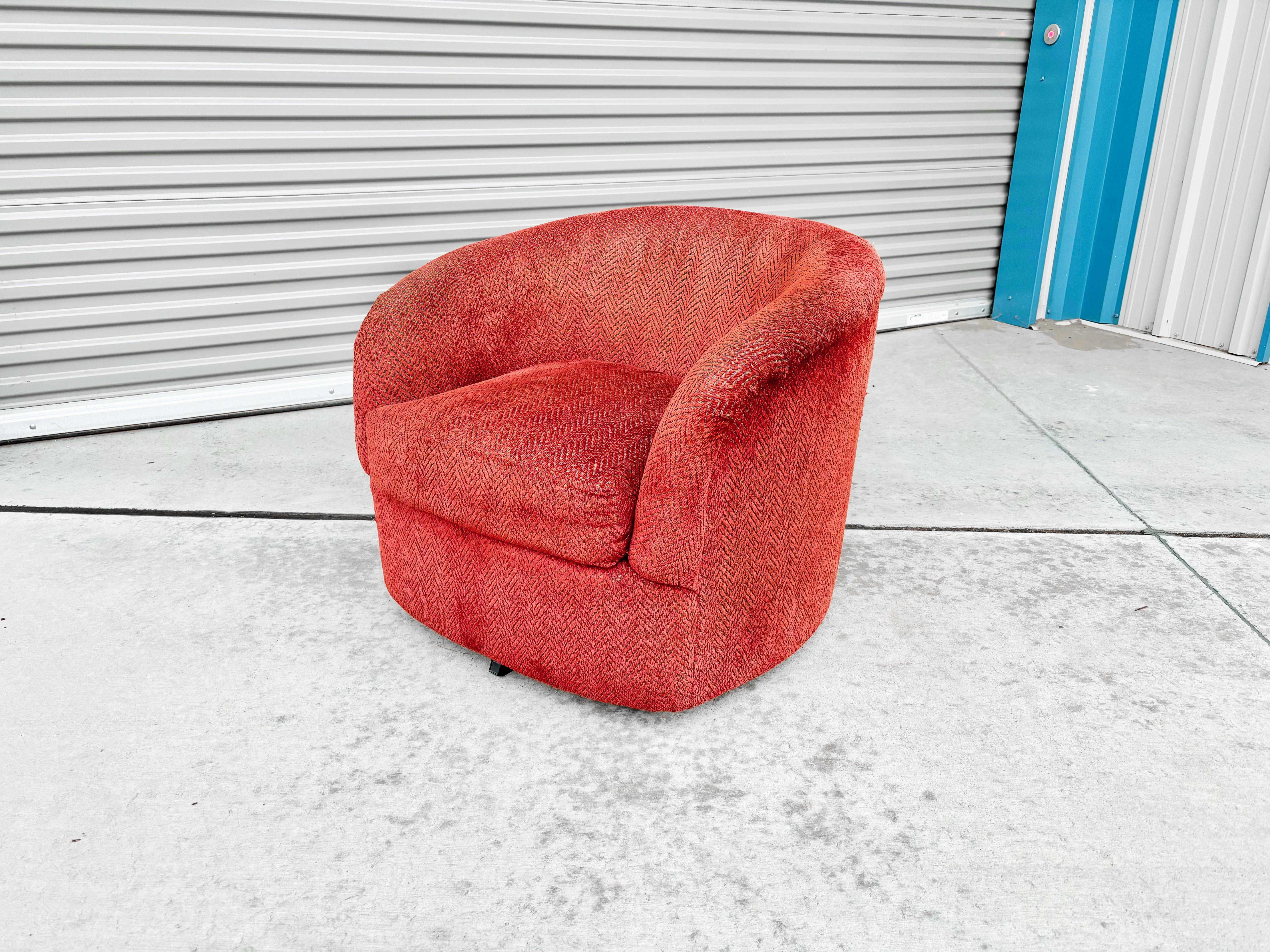 1960s Mid Century Swivel Barrel Chairs Styled After Milo Baughman- Set of 2 in vendita 2