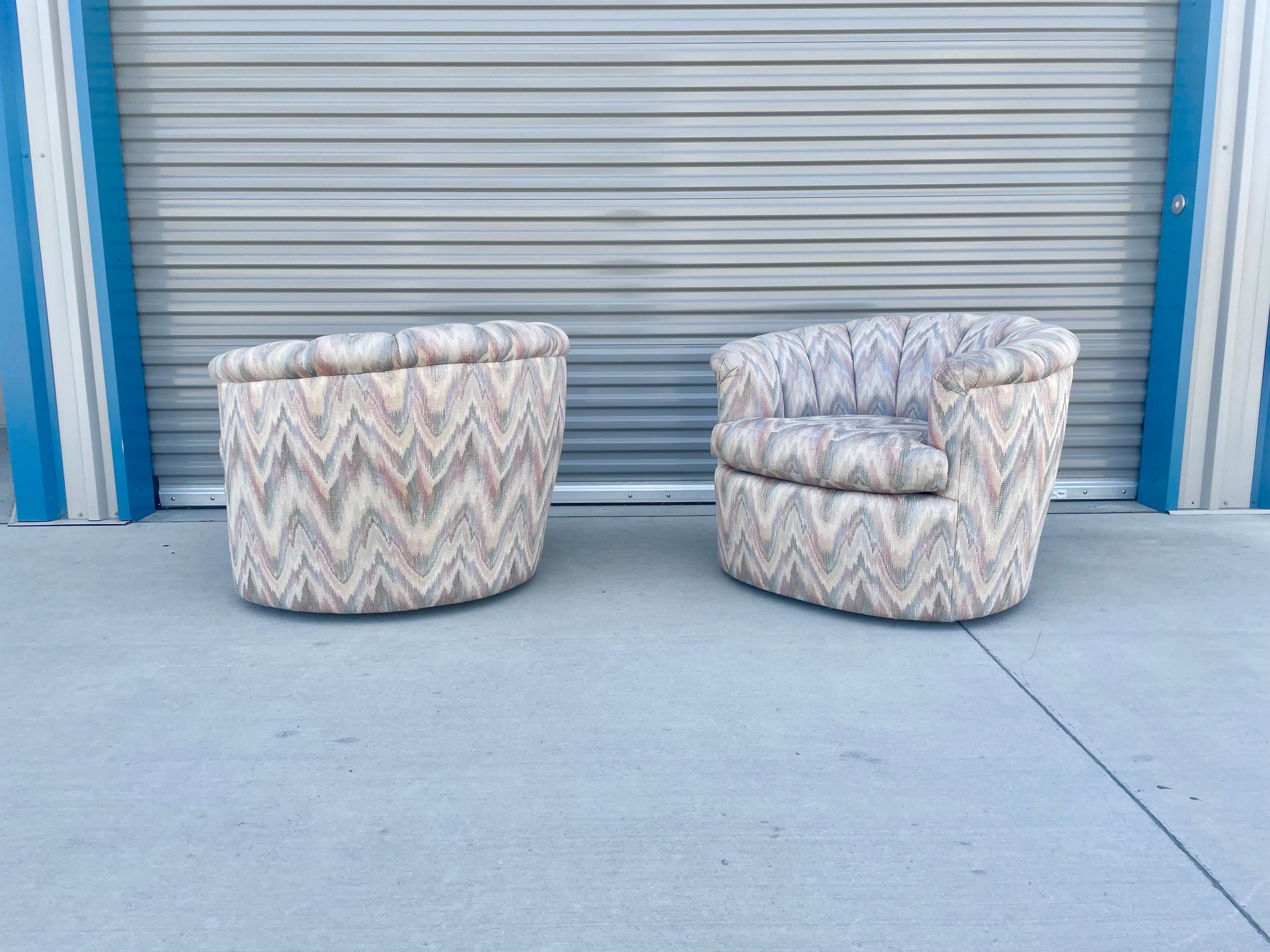 Mid-Century Modern Chaises longues pivotantes Mid Century des années 1960 d'après Milo Baughman en vente