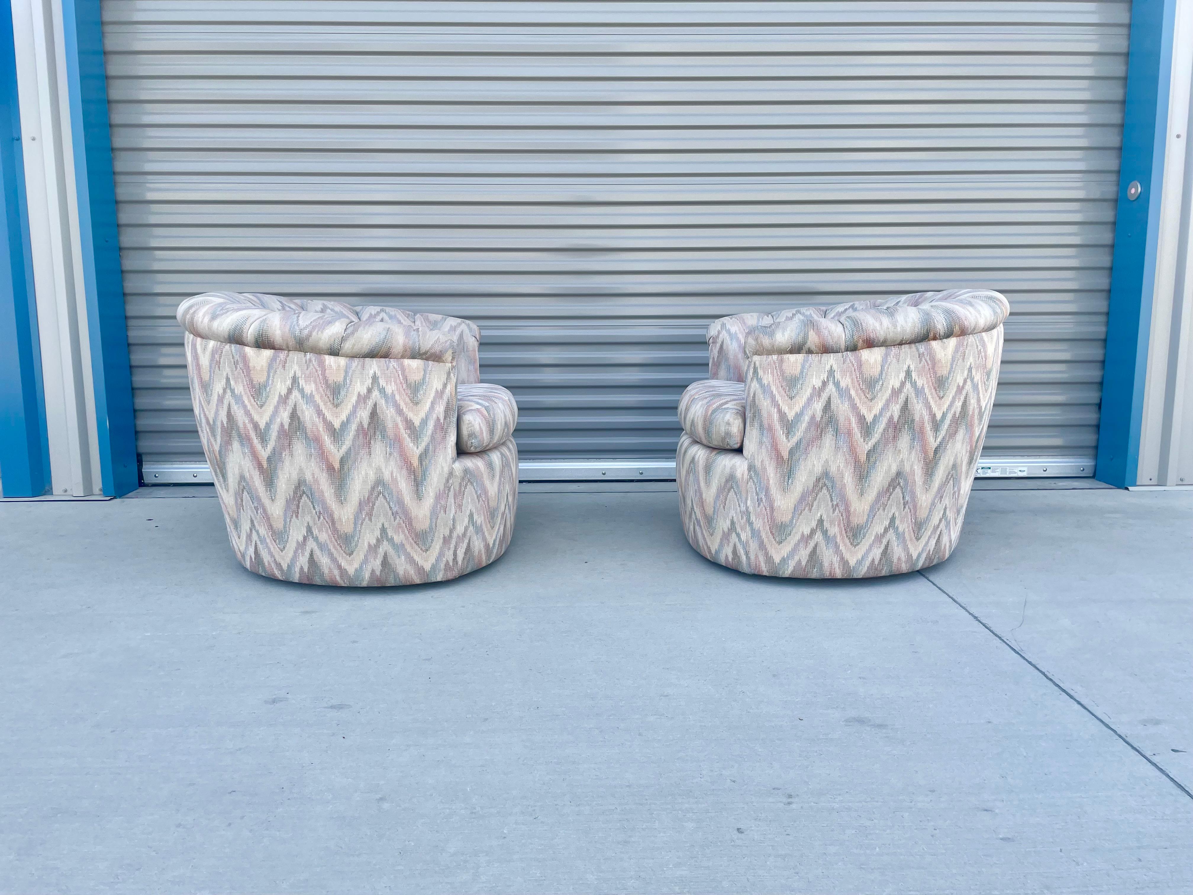 Chaises longues pivotantes Mid Century des années 1960 d'après Milo Baughman Bon état - En vente à North Hollywood, CA
