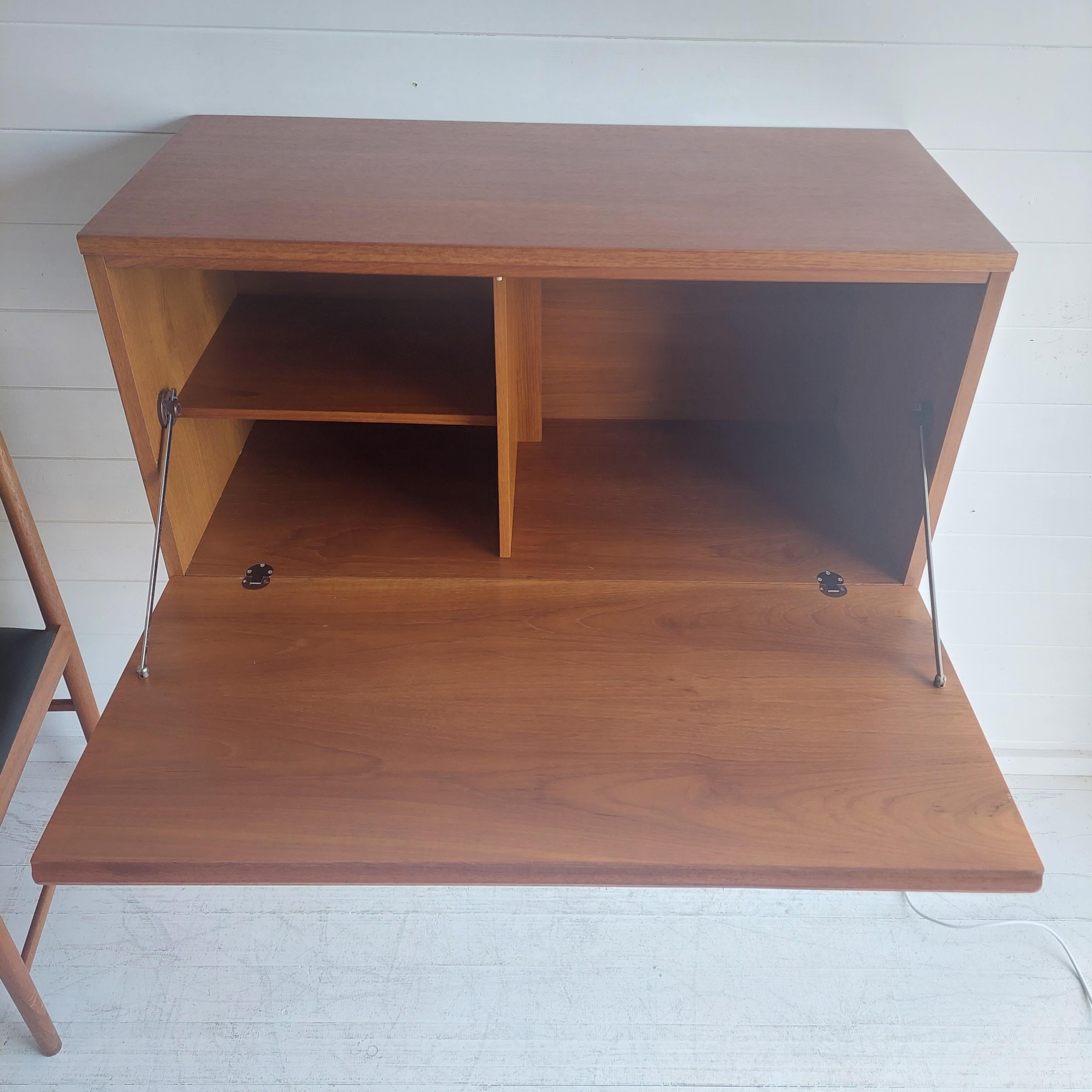 1960s Mid Century Teak Beaver And Tapley  floating Drinks Cabinet Bureau Desk  8