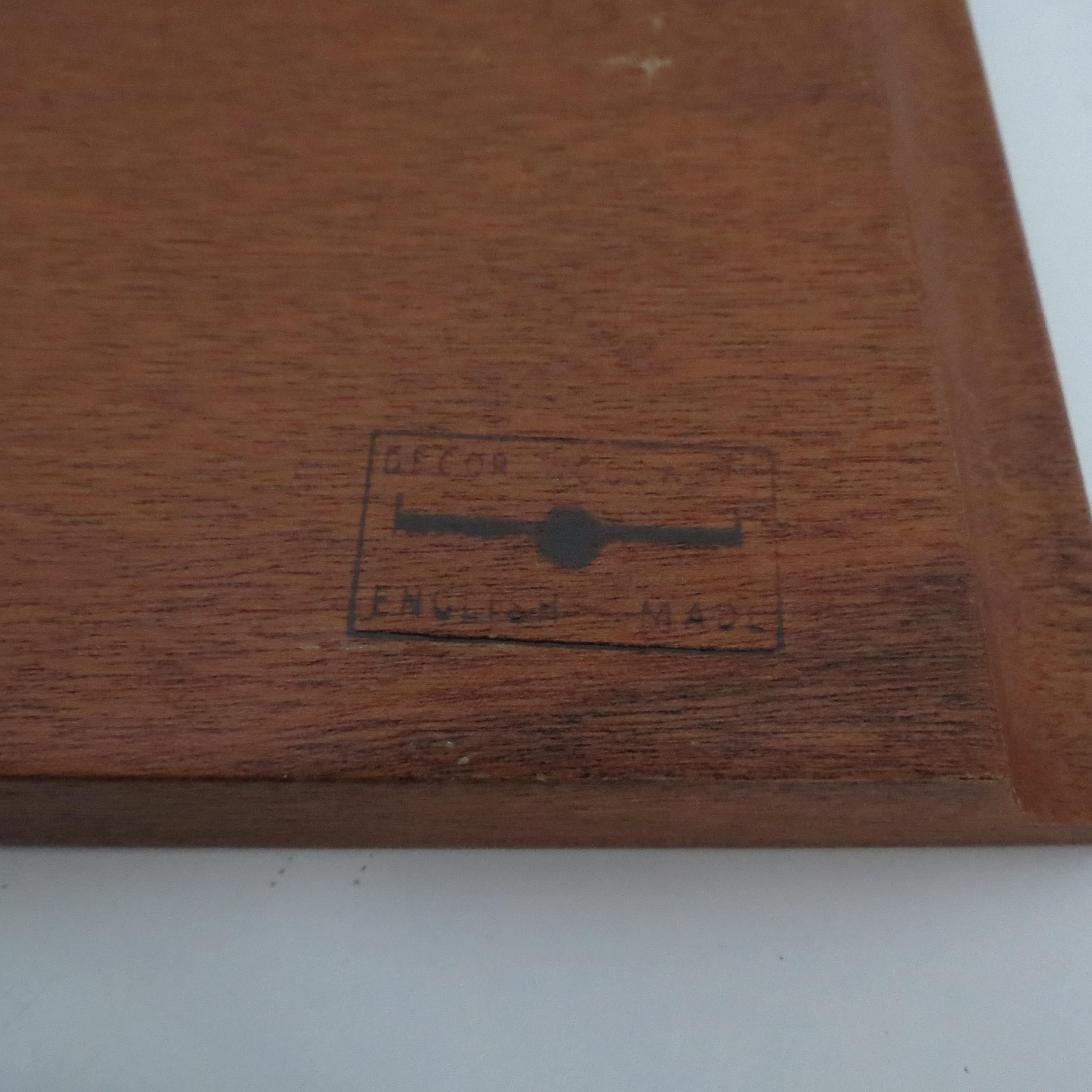 1960s  Bandeja de teca de mediados de siglo y cuenco de cristal para picar en venta 8