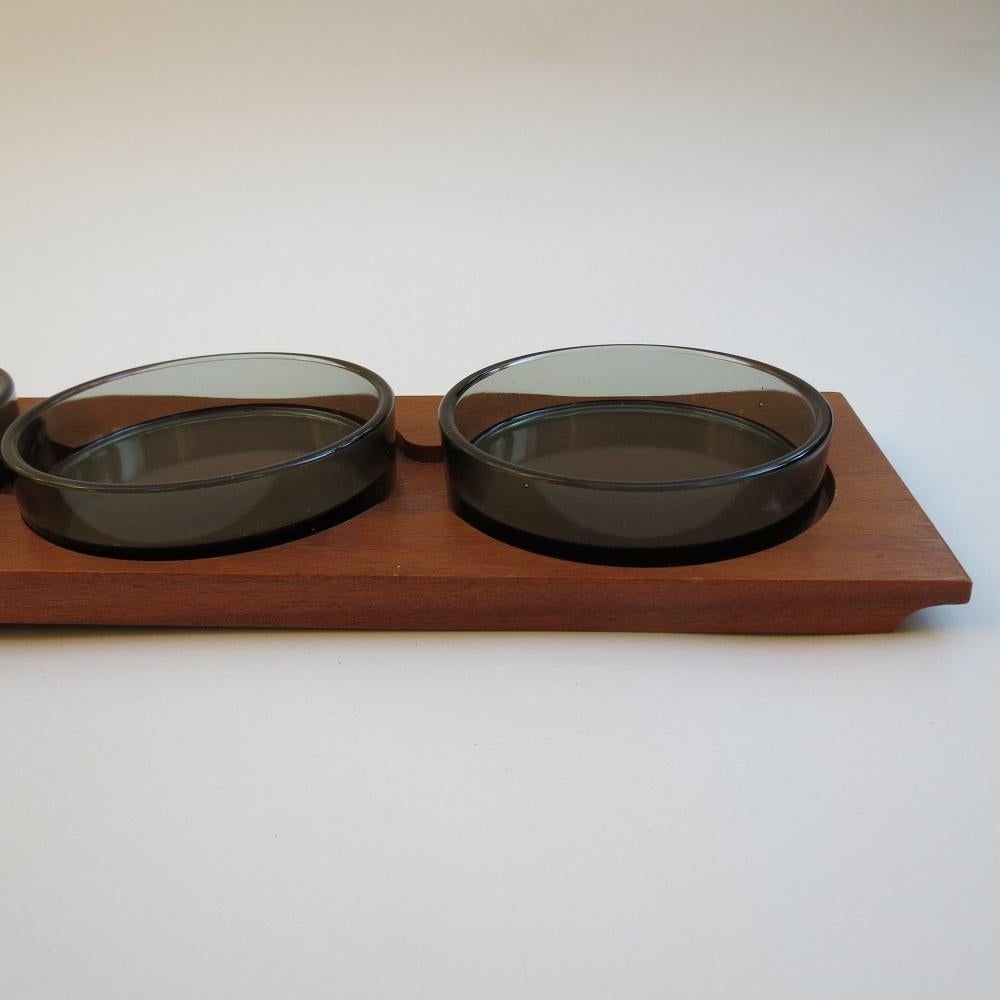 1960s  Mid Century Teak Tray and glass bowl nibble tray Bon état - En vente à Stow on the Wold, GB