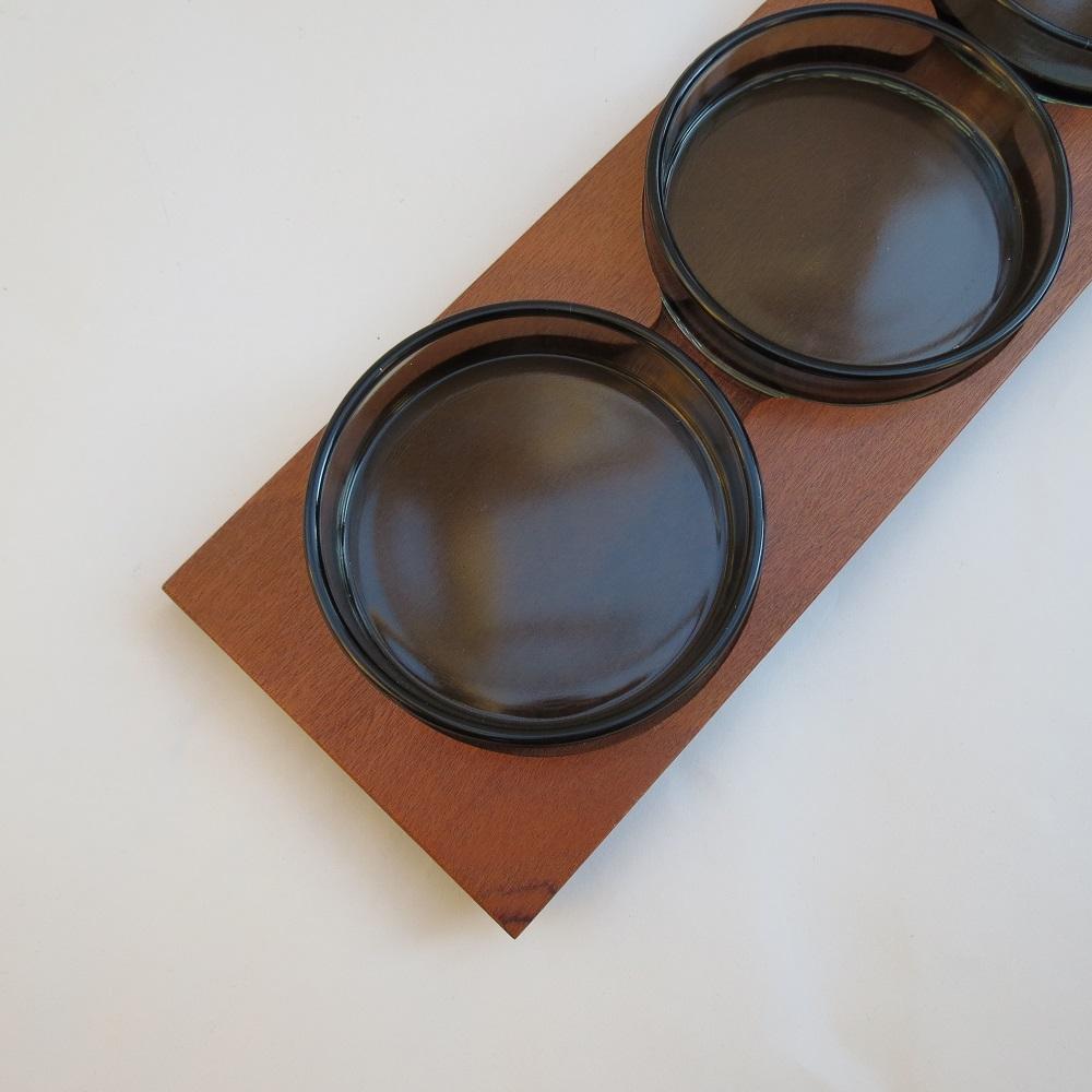 1960s  Mid Century Teak Tray and glass bowl nibble tray en vente 1