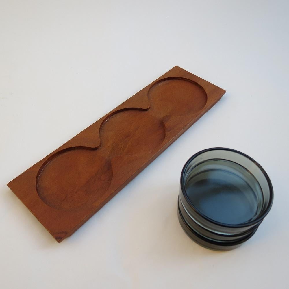 1960s  Mid Century Teak Tray and glass bowl nibble tray en vente 2
