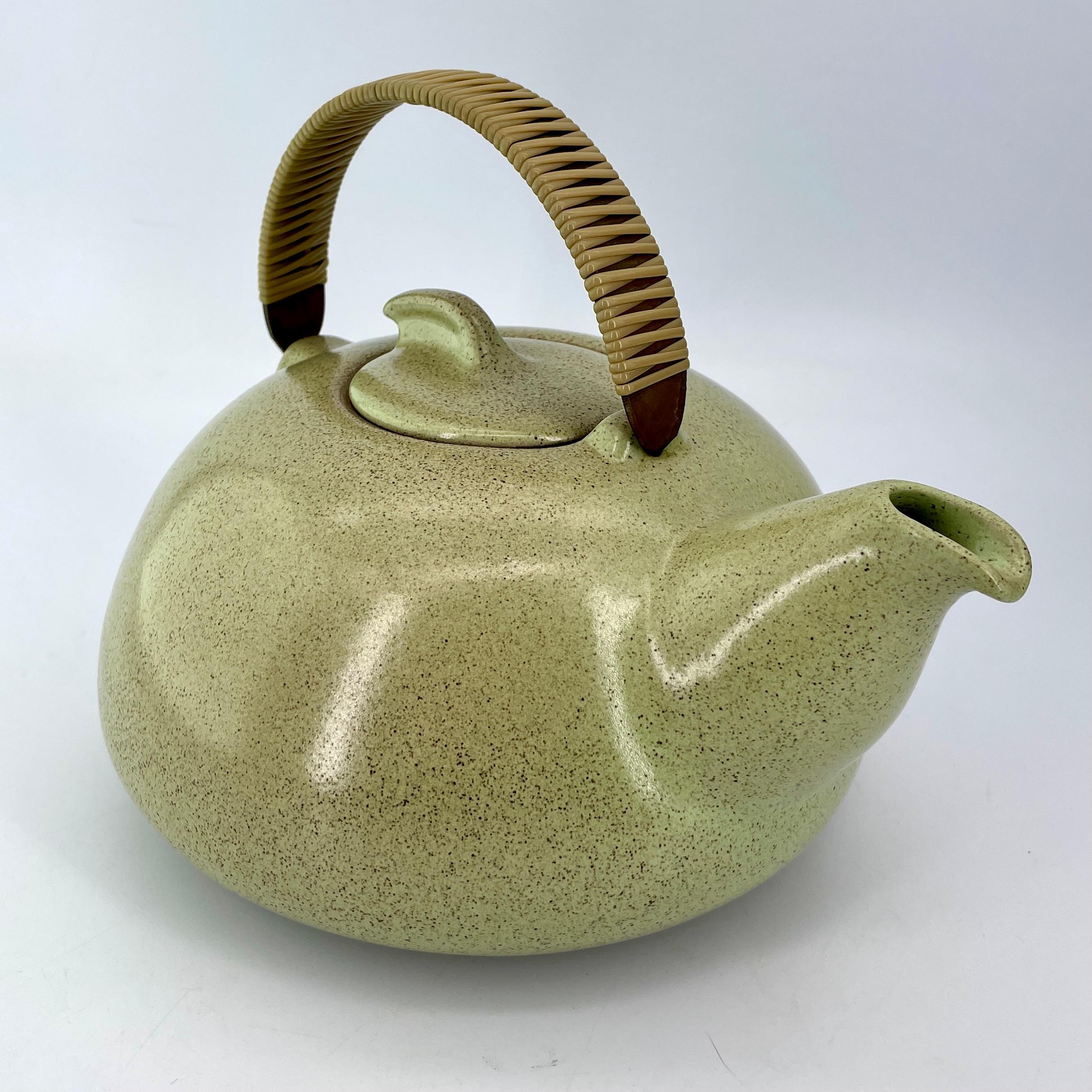 1960s Mid-Century Teapot Edith Heath, Heath Ceramics California Cabinmodern  McM