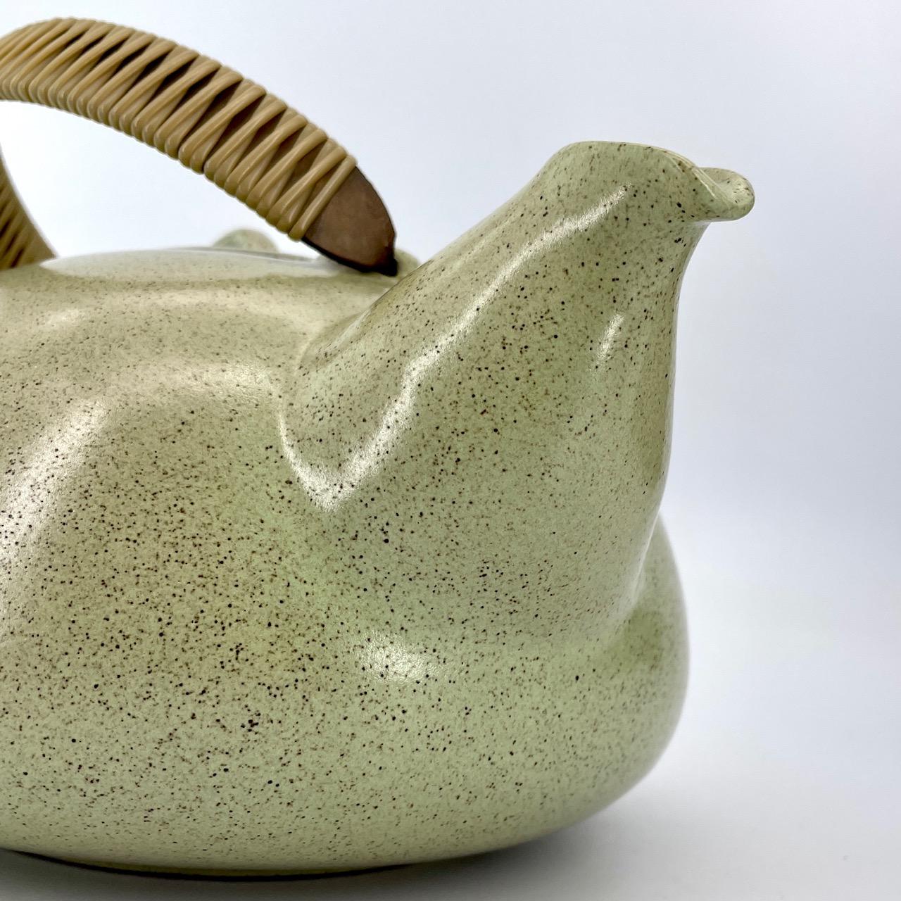 1960s Mid-Century Teapot Edith Heath, Heath Ceramics California Cabinmodern McM In Excellent Condition In Hyattsville, MD