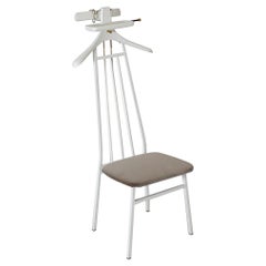 Chaise de chambre ou de maître du milieu du siècle dernier en bois peint en blanc avec assise en velours gris