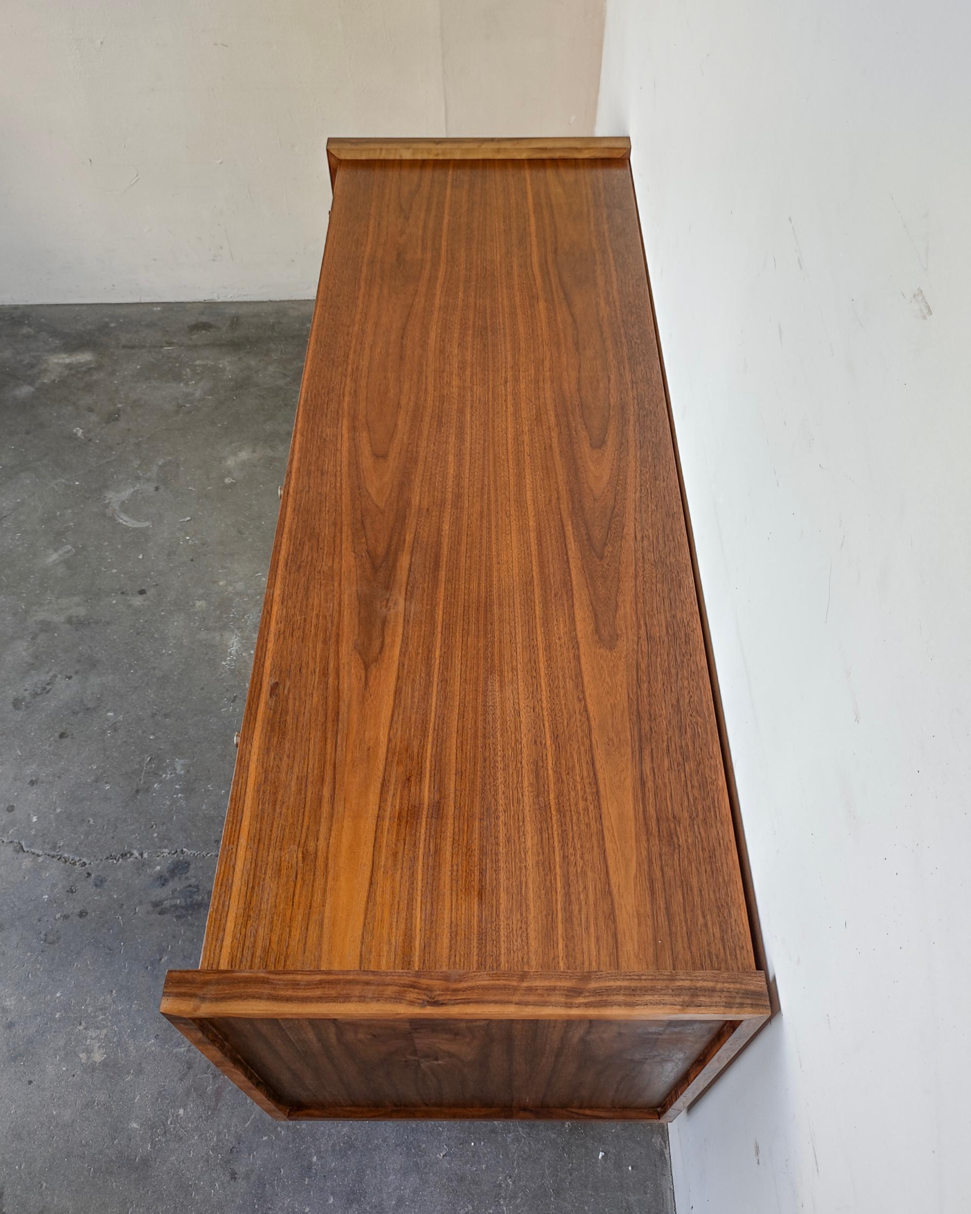 Metal 1960s Mid-Century Walnut 8-Drawer Dresser by Brown Saltman For Sale