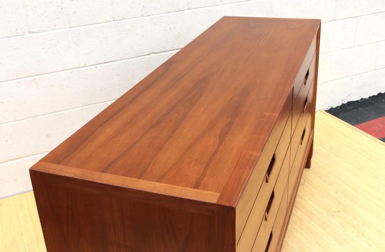 American 1960s Mid Century Walnut 8 Drawer Dresser by Mount Airy Janus Collection For Sale