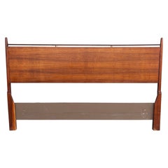 1960s Mid Century Walnut and Chrome Cali King Headboard (Tête de lit en noyer et chrome)
