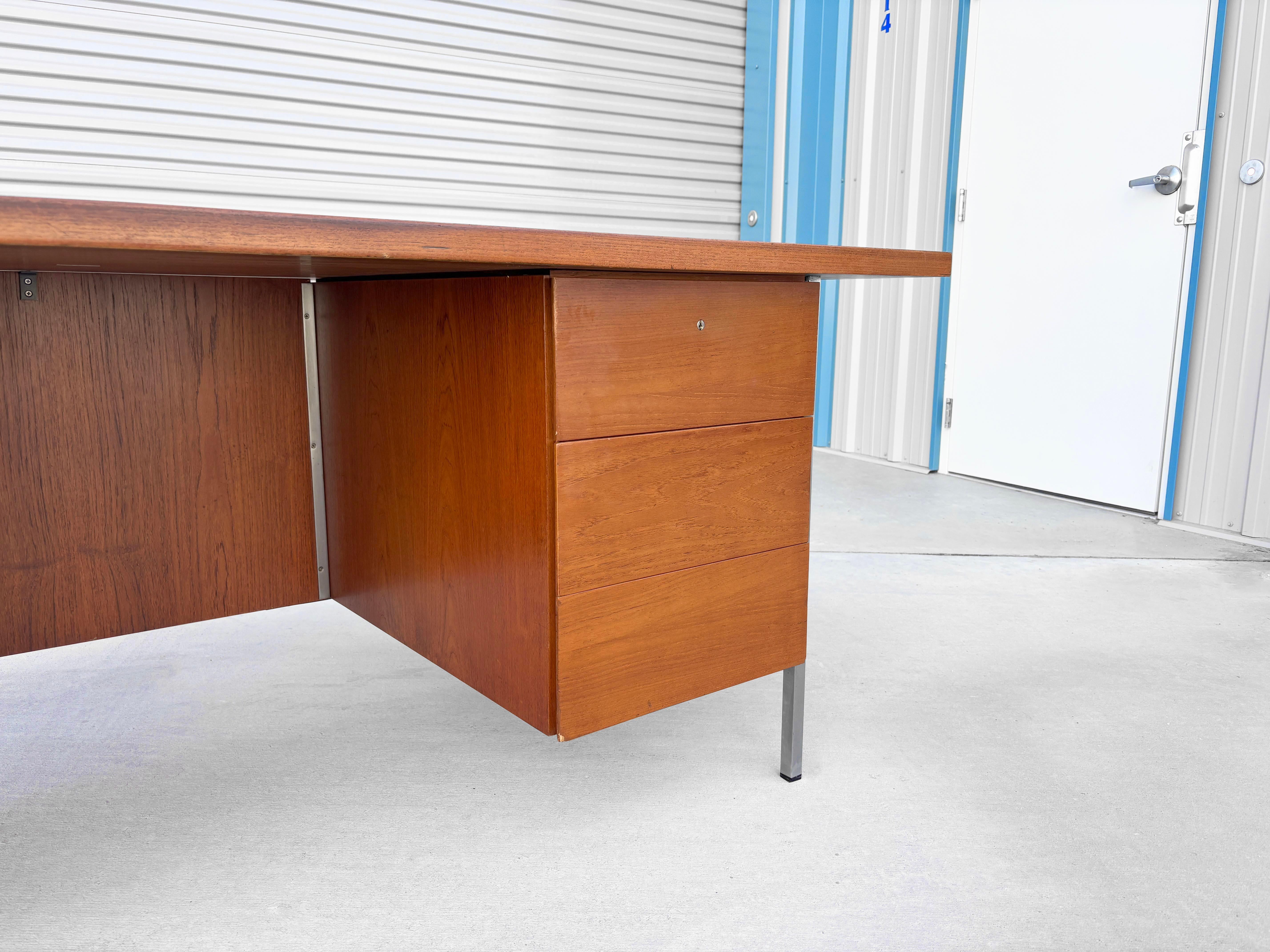 1960s Mid Century Walnut and Chrome Executive Desk by Florence Knoll For Sale 4