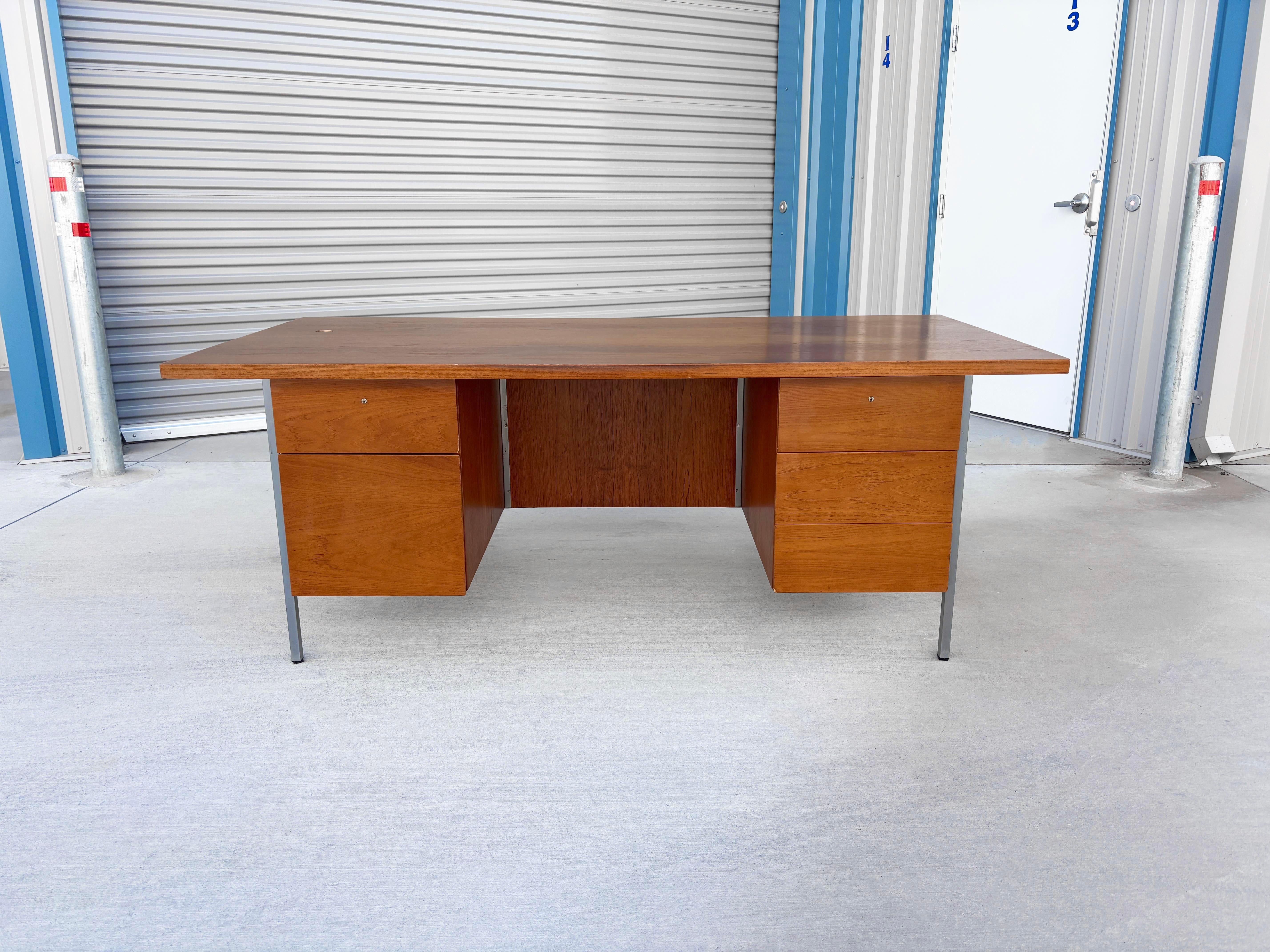 Mid-Century Modern 1960s Mid Century Walnut and Chrome Executive Desk by Florence Knoll For Sale