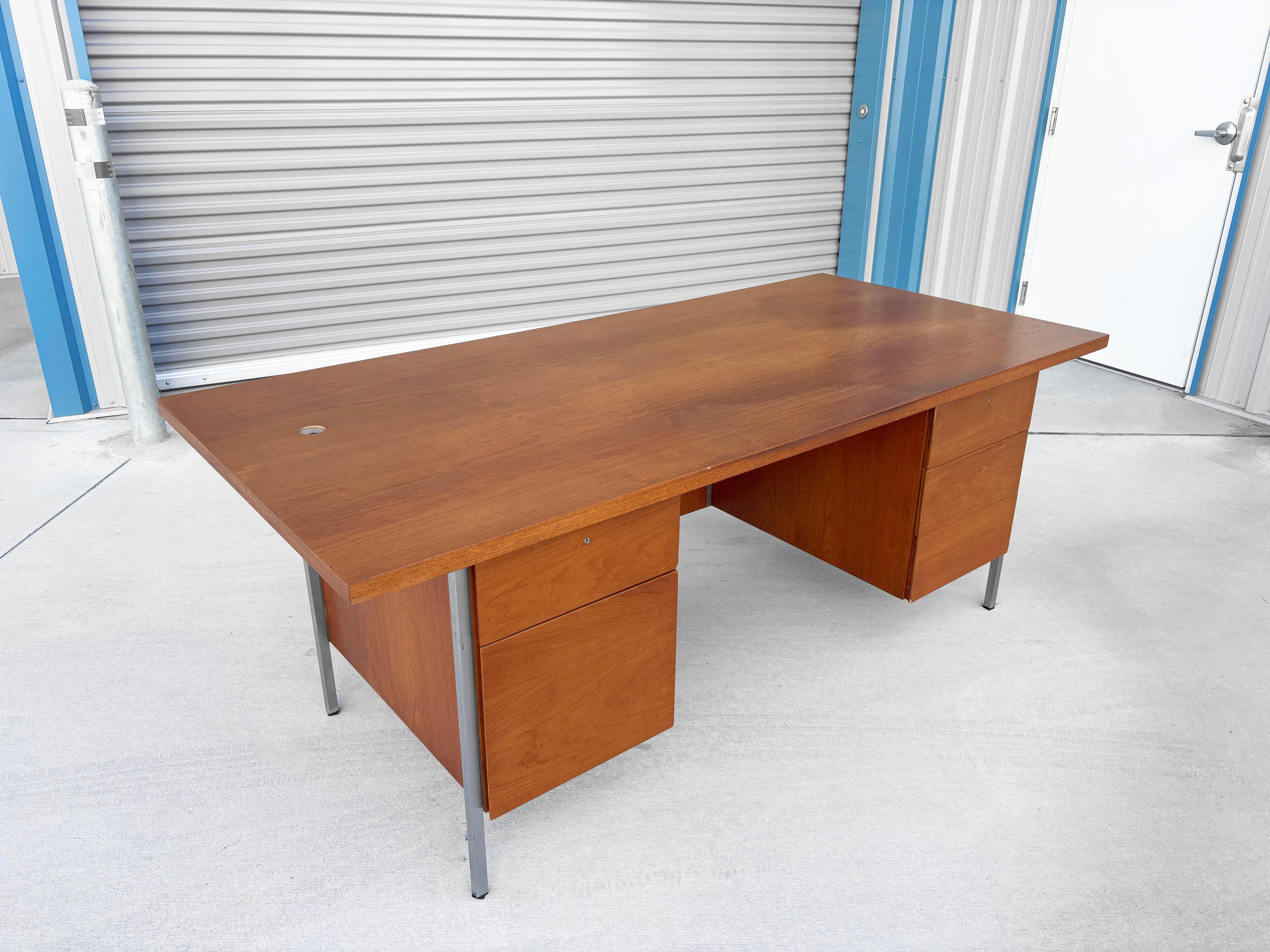 Mid-20th Century 1960s Mid Century Walnut and Chrome Executive Desk by Florence Knoll For Sale