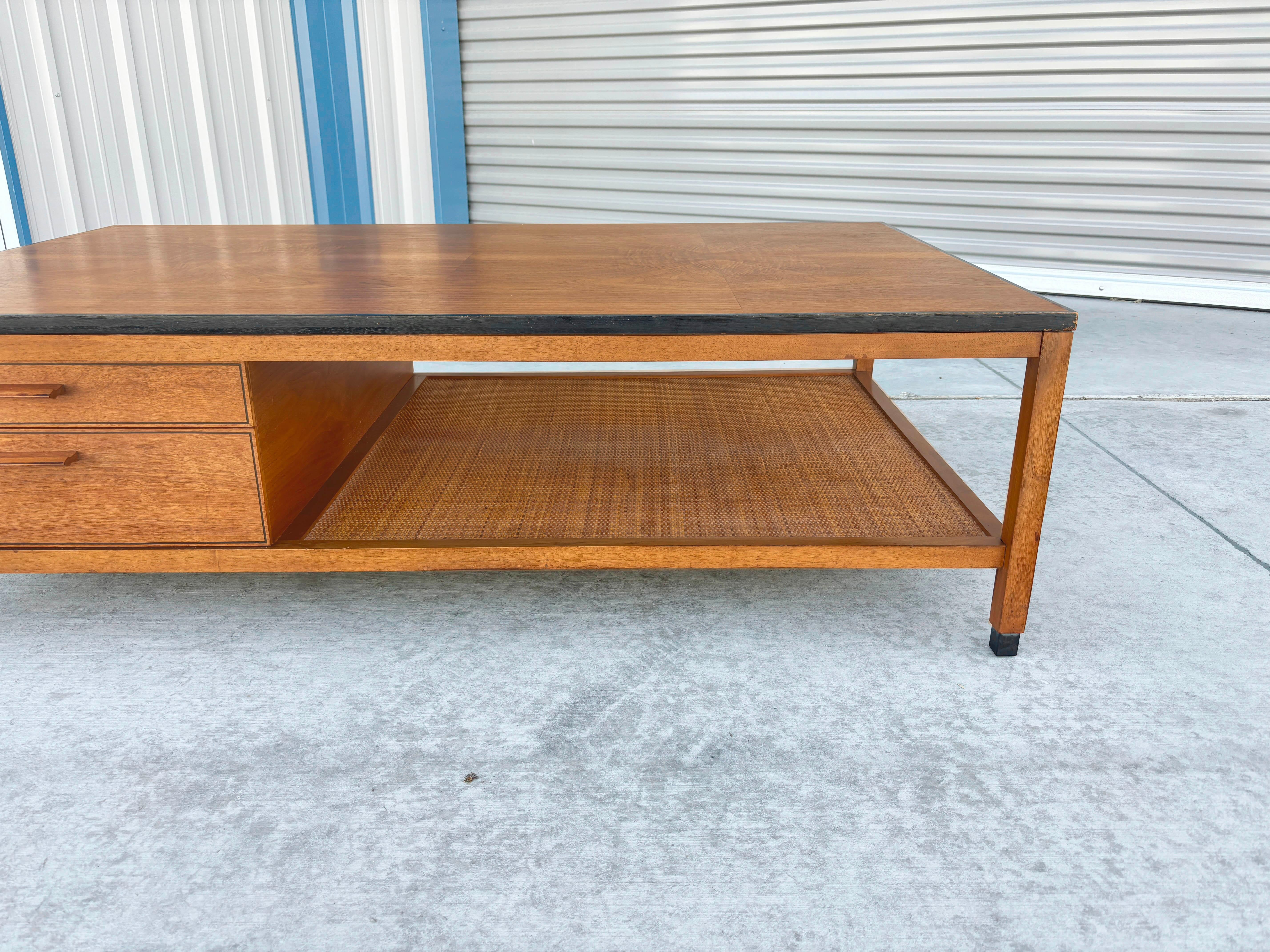 1960s Mid Century Walnut and Wicker Coffee Table In Good Condition For Sale In North Hollywood, CA