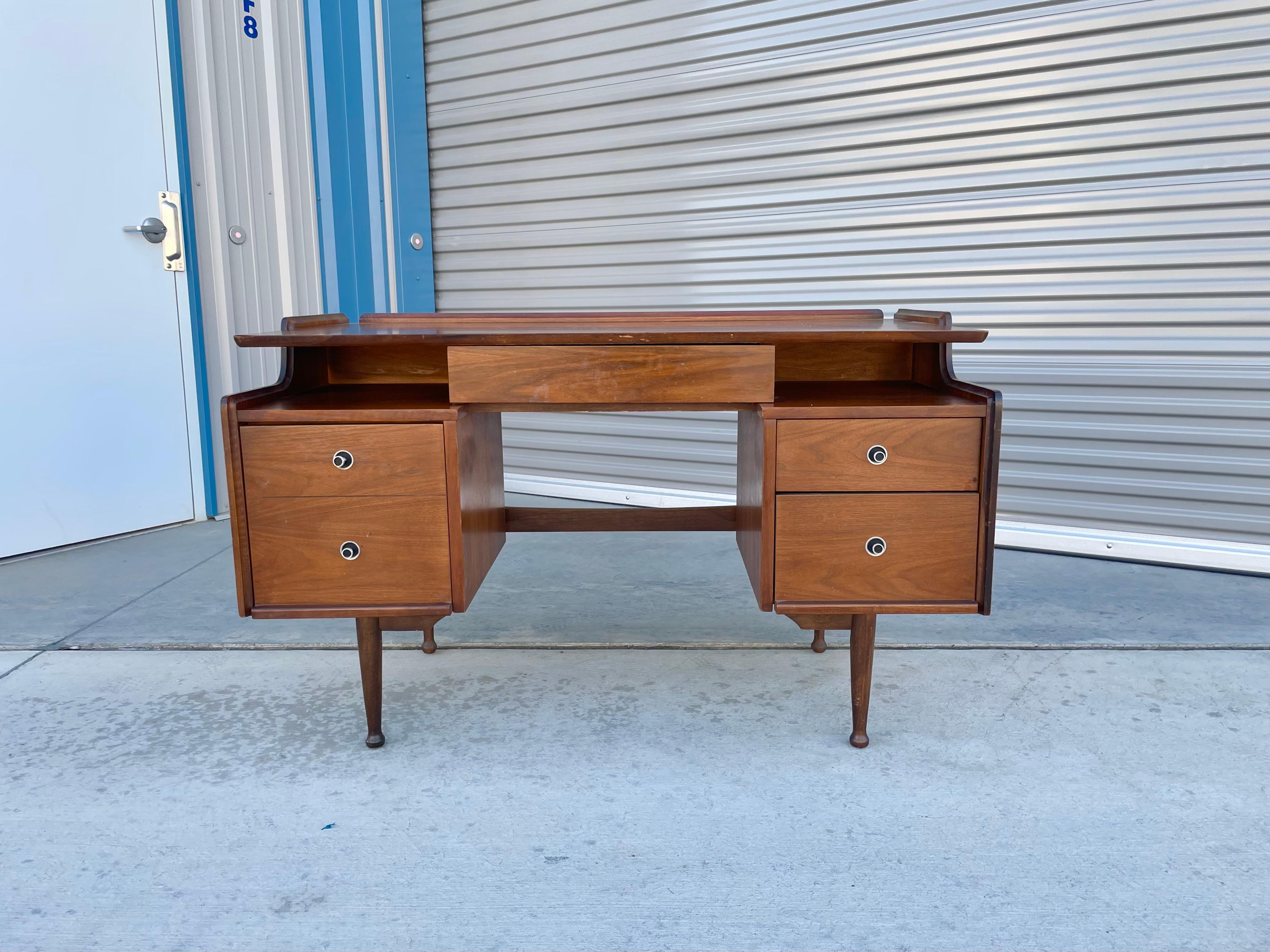 Mid-Century Modern 1960s Mid Century Walnut Desk Designed by Hooker For Sale