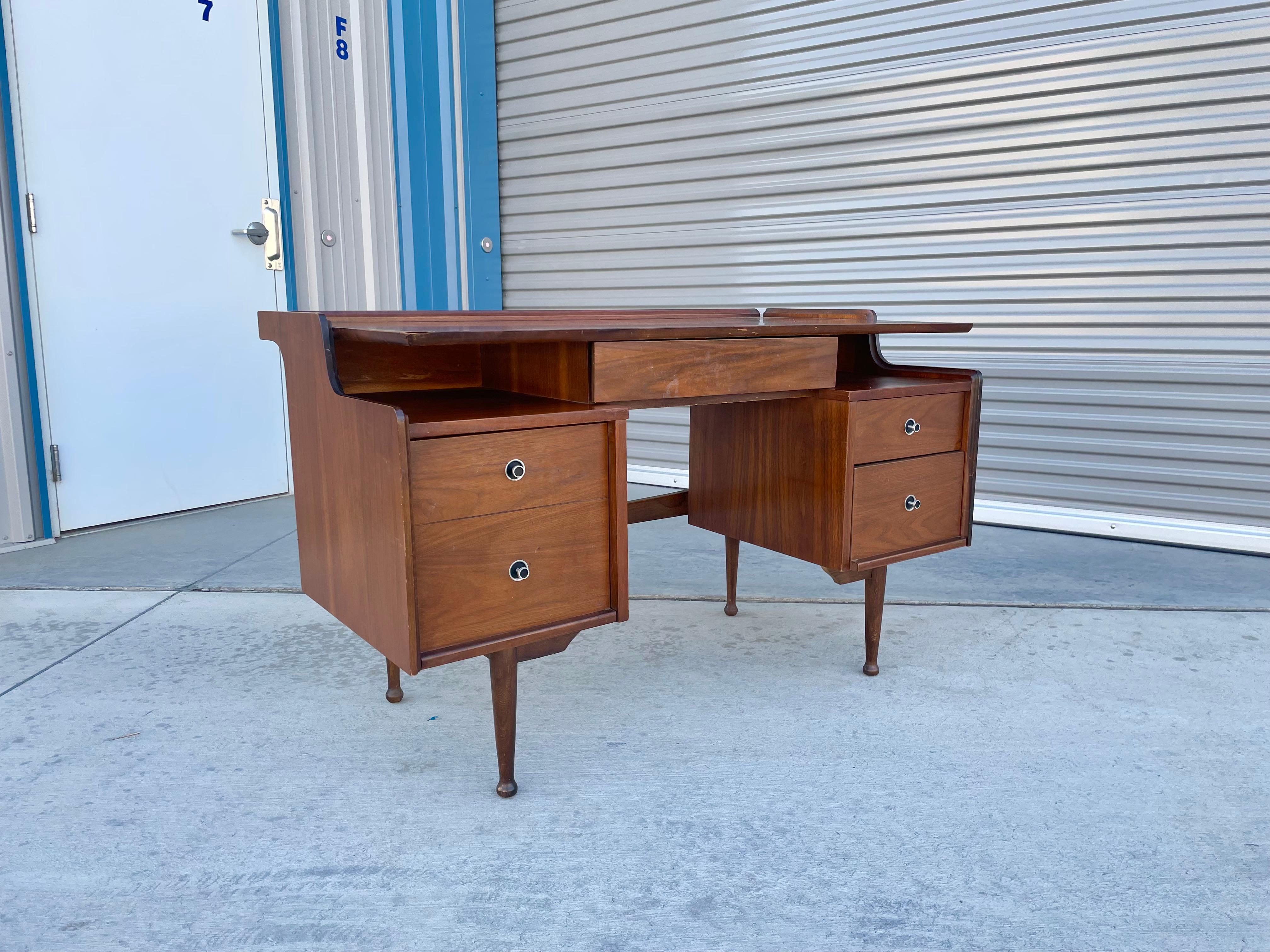 American 1960s Mid Century Walnut Desk Designed by Hooker For Sale