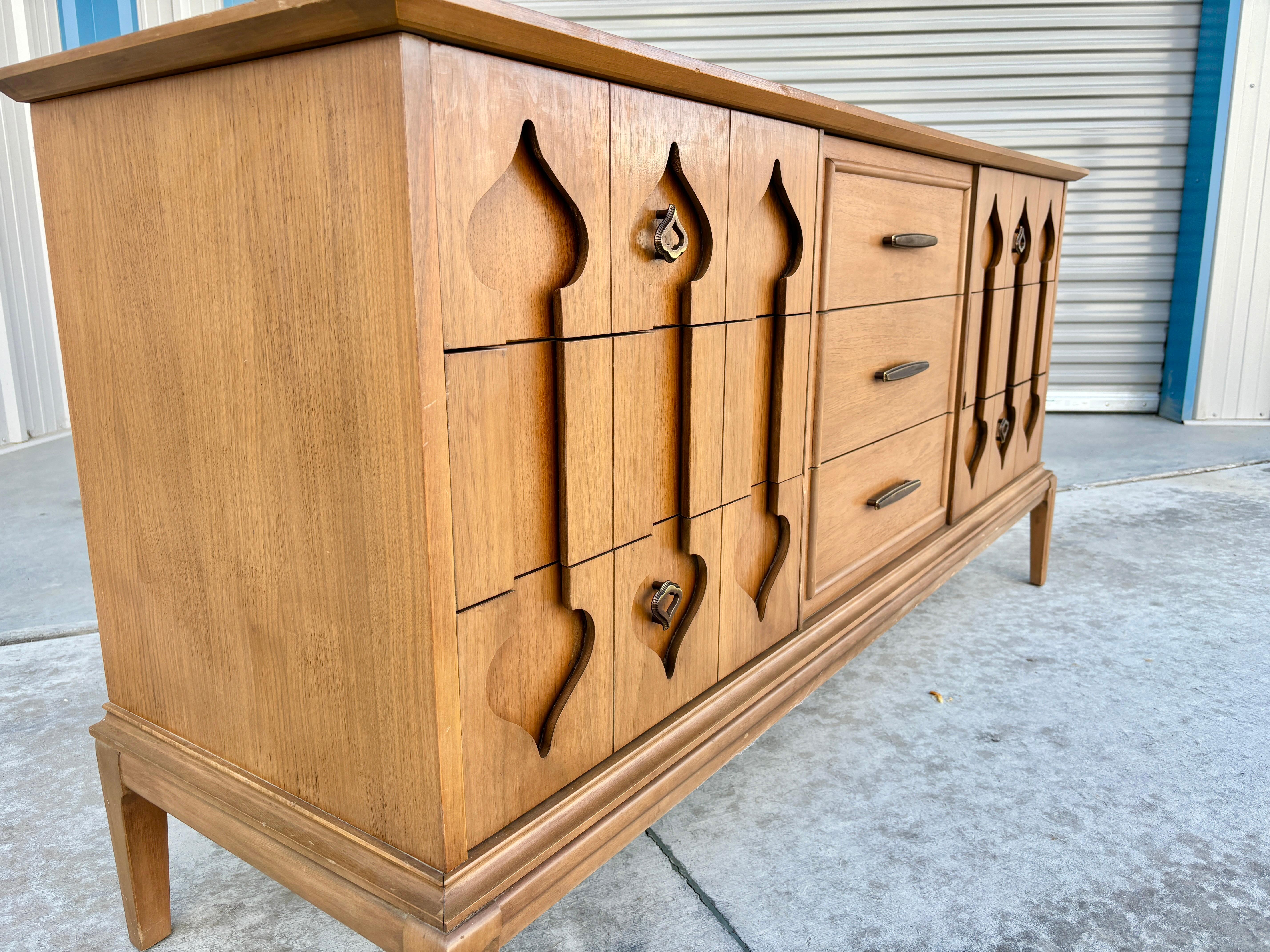 1960s Mid Century Walnut Dresser by Baker Co In Good Condition For Sale In North Hollywood, CA