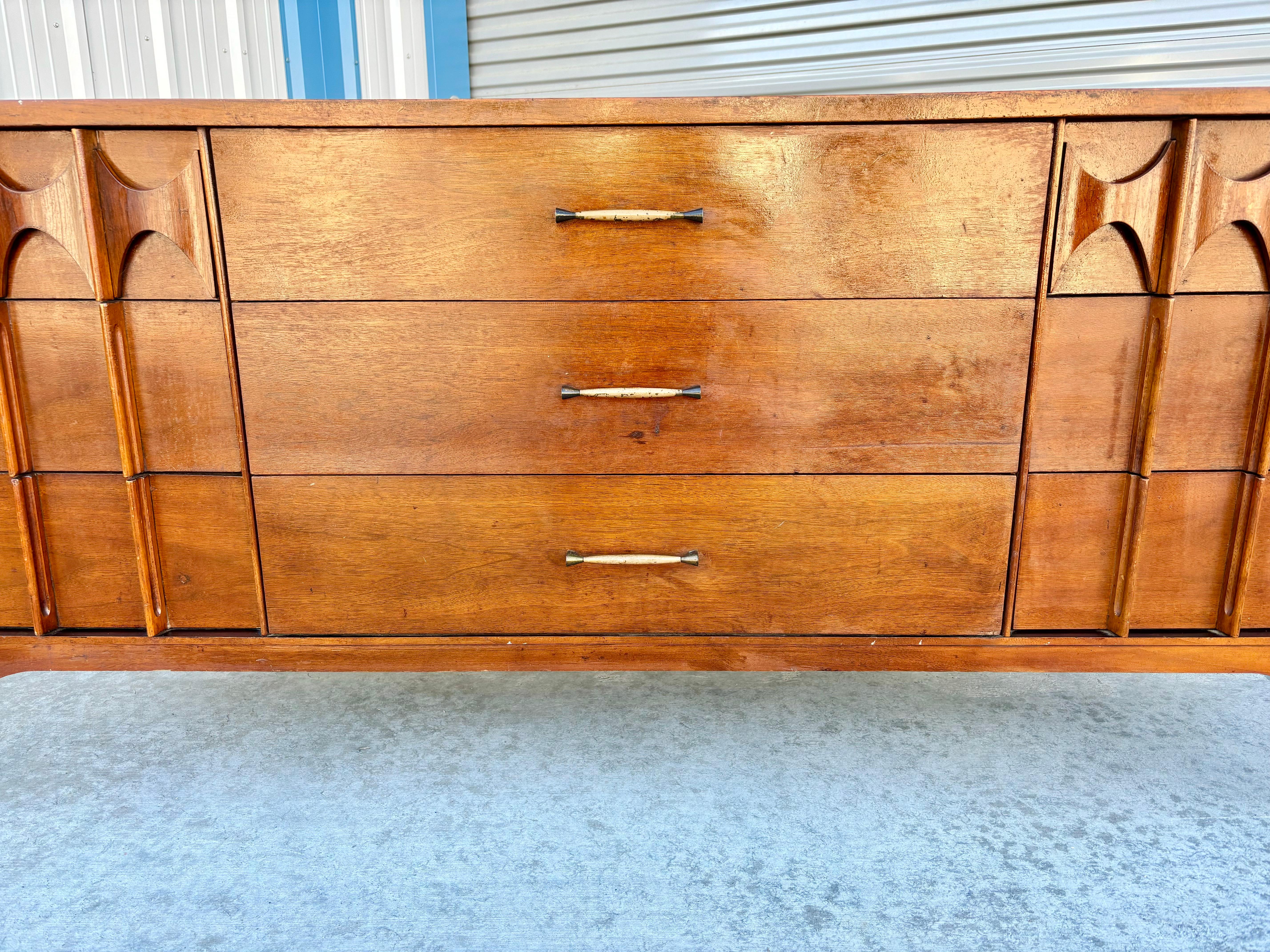1960s Mid Century Walnut Dresser by Kent Coffey In Good Condition For Sale In North Hollywood, CA