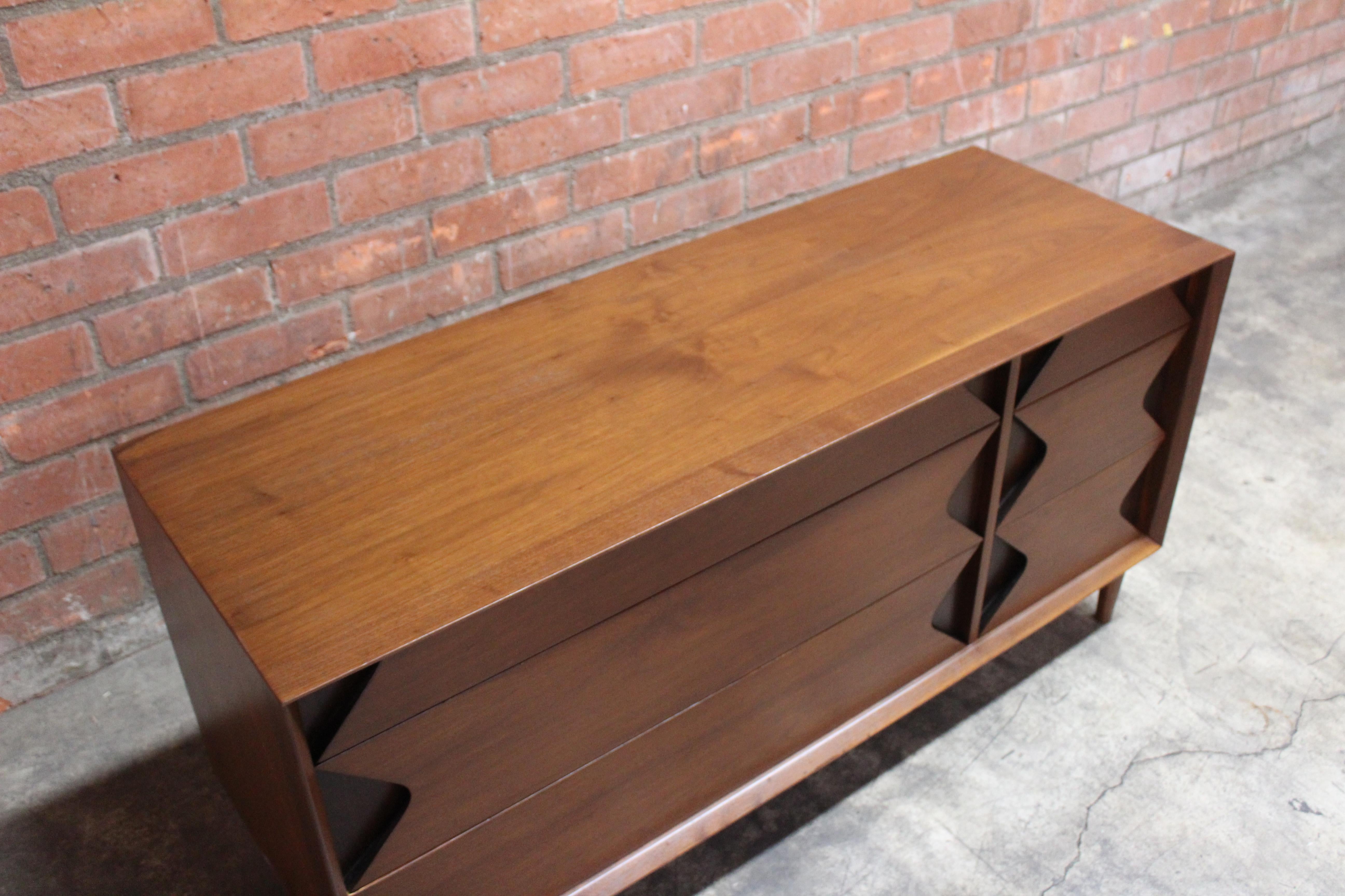 1960s Mid-Century Walnut Dresser by Marc Berge for Grosefeld House In Good Condition In Los Angeles, CA