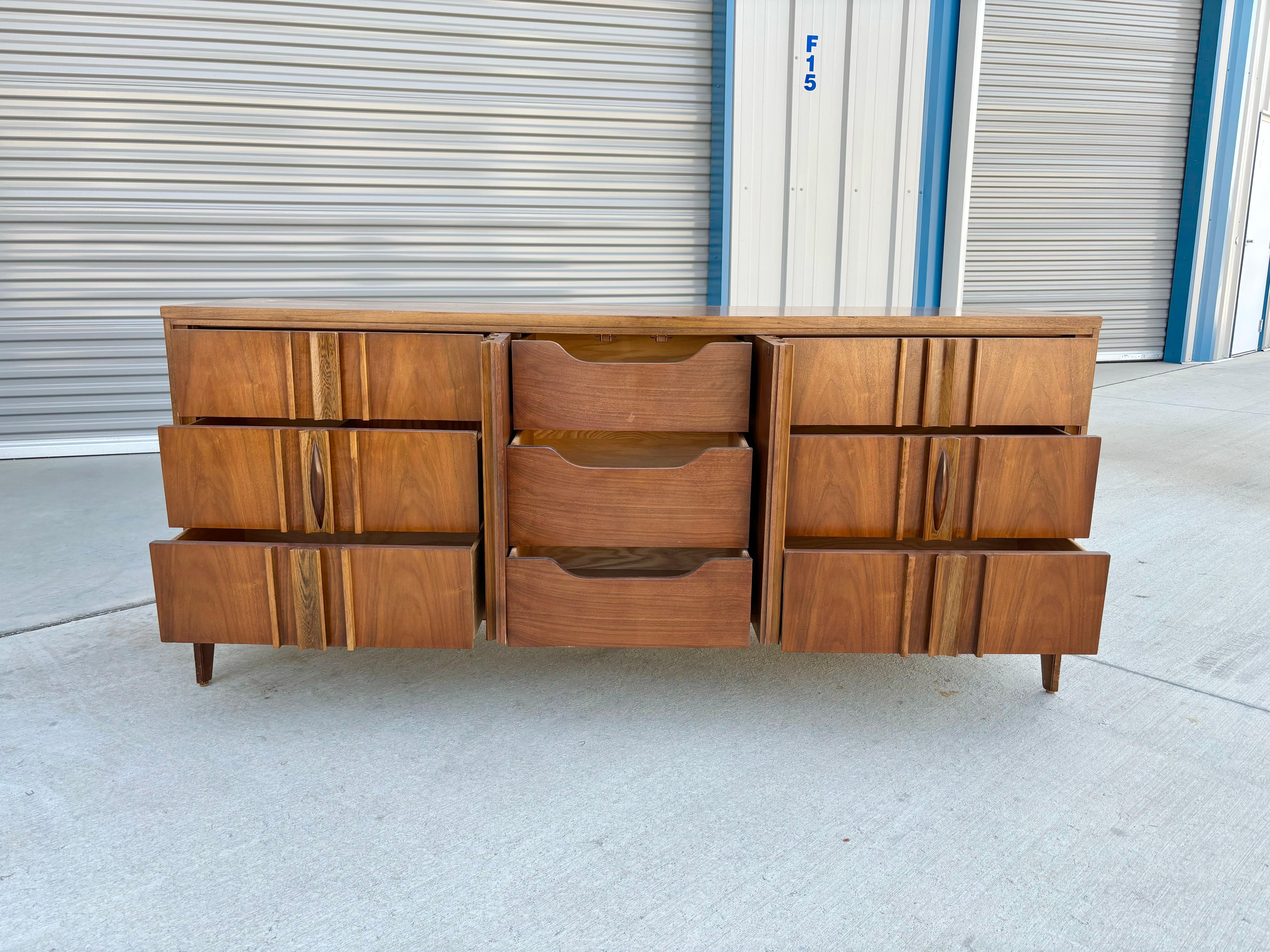 1960s Mid Century Walnut Dresser by Thomasville For Sale 5